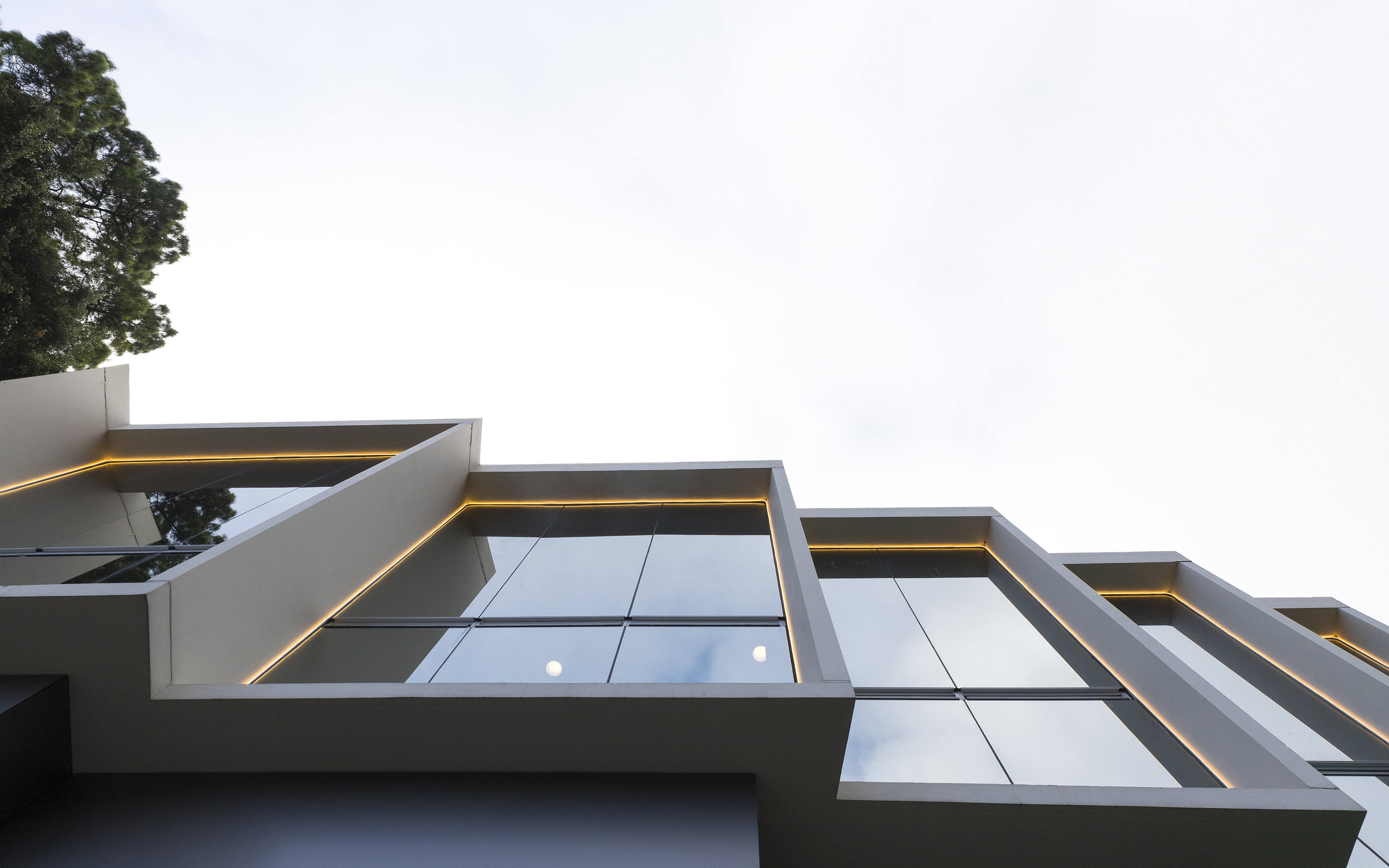 Light and Connection – Medika 10 by Paredes + Aleman Arquitectos