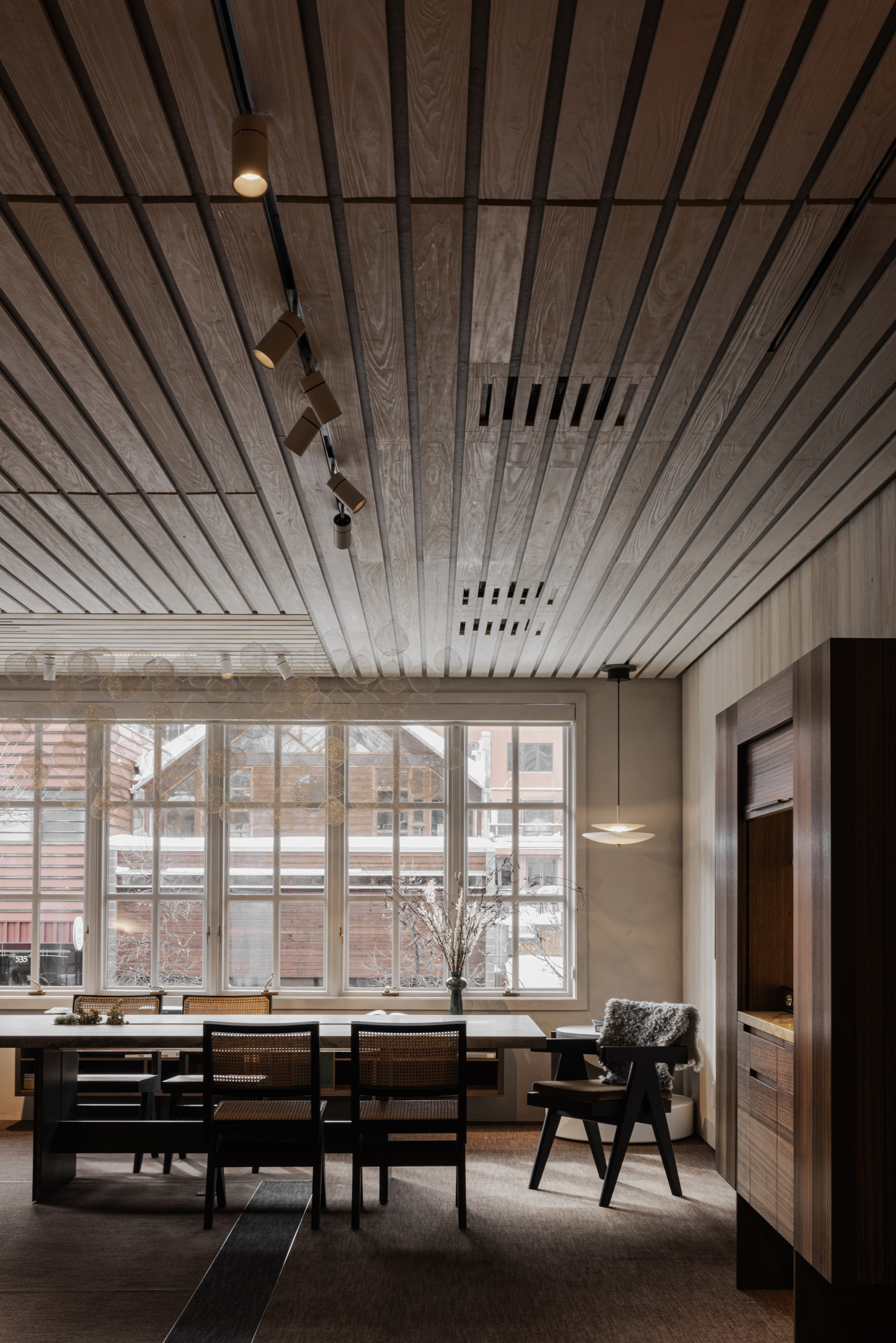 A Dialogue of Textures – Simon Hamui Space by Simon Hamui Studio
