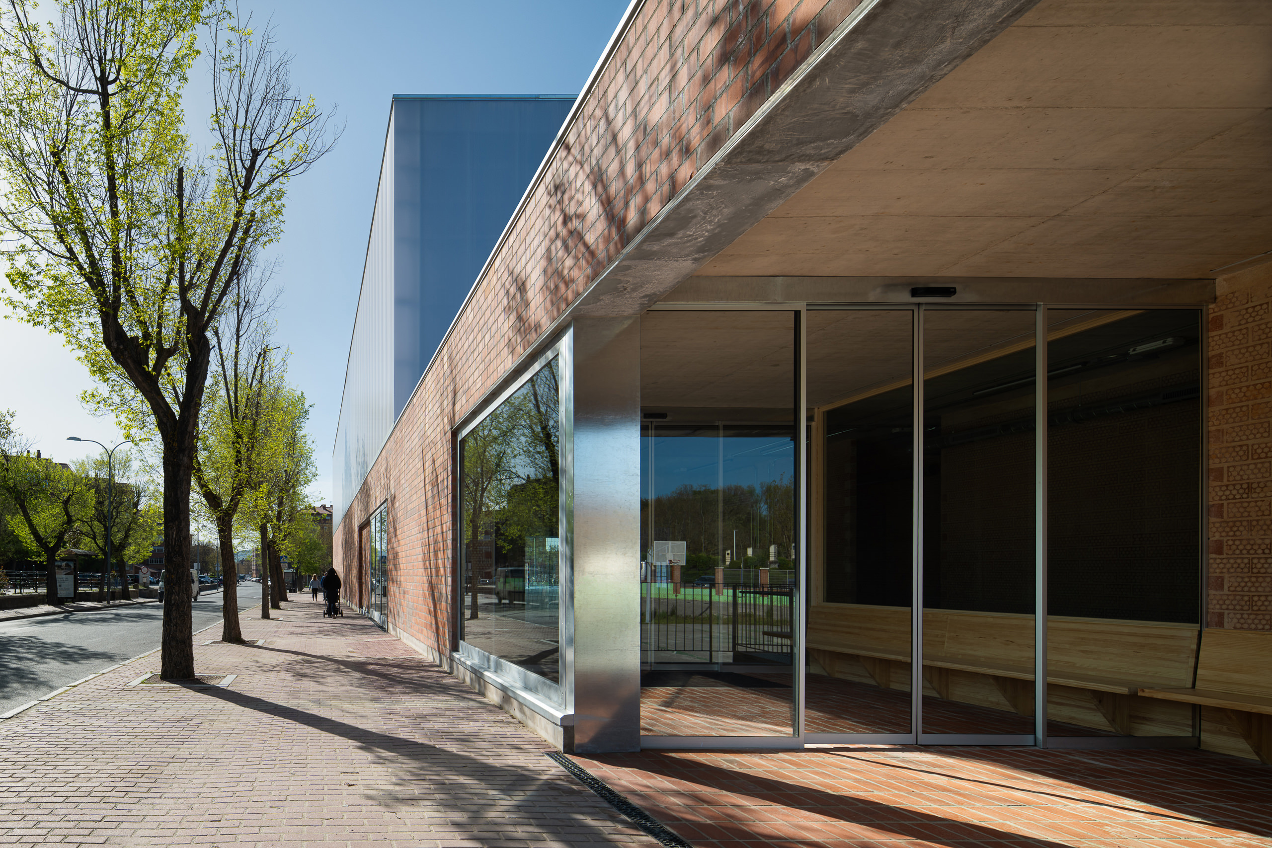 Dialogue in Brick – Pabellon Polideportivo Carlos Soria by ABLM Arquitectos