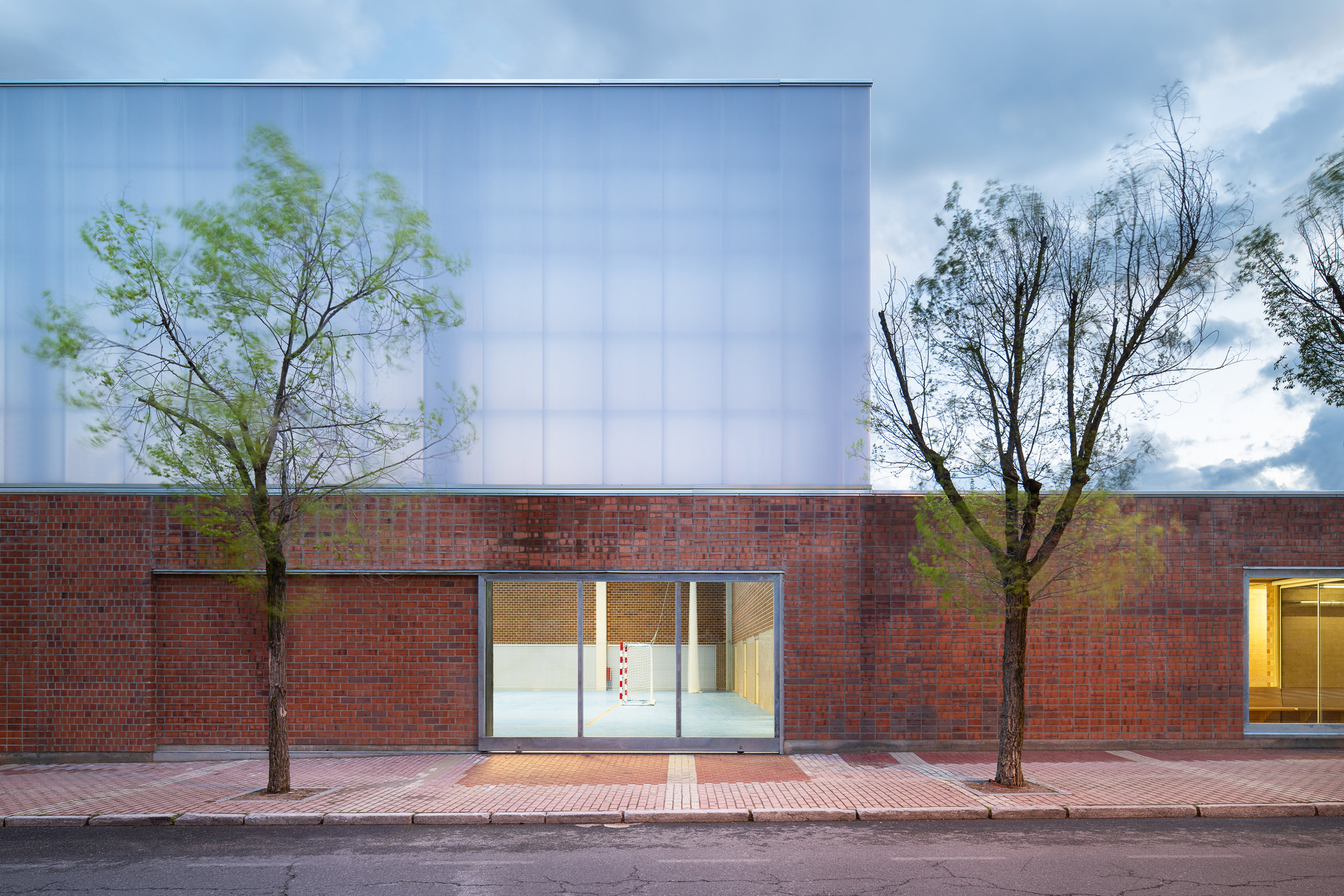 Dialogue in Brick – Pabellon Polideportivo Carlos Soria by ABLM Arquitectos