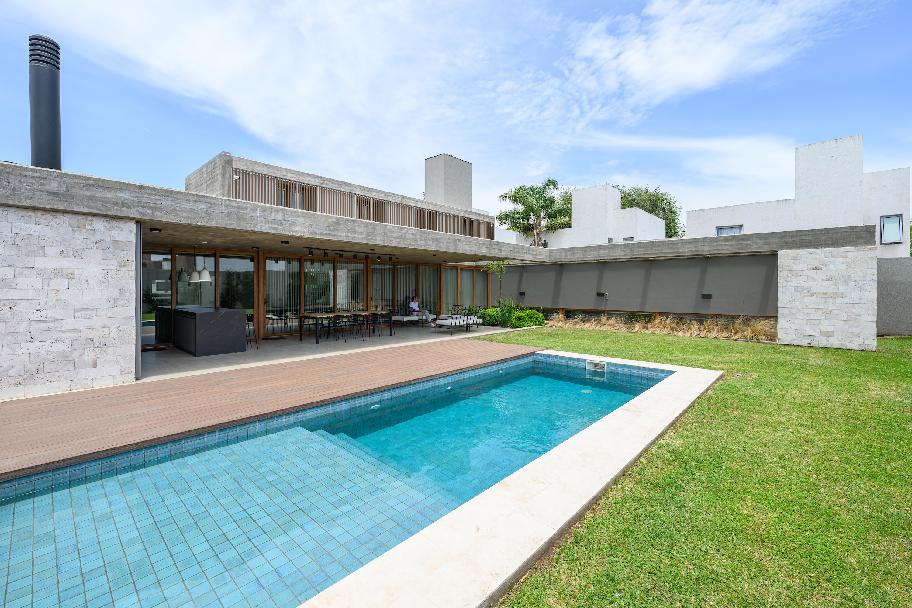 Light, Matter and Garden – Casa Galera by Karlen + Clemente