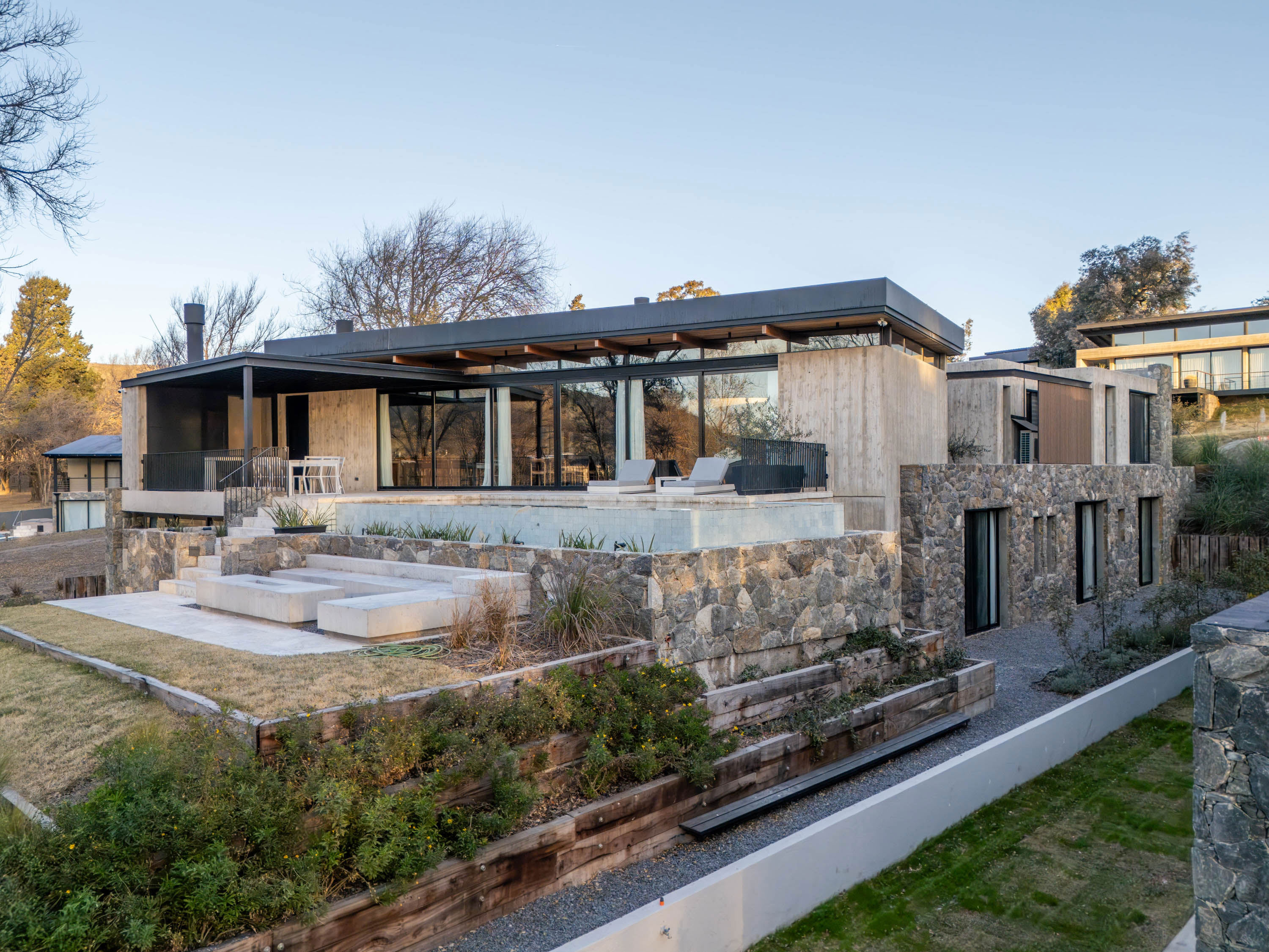 Balance and Permanence – UNPUENTE by Paolini Arquitectos