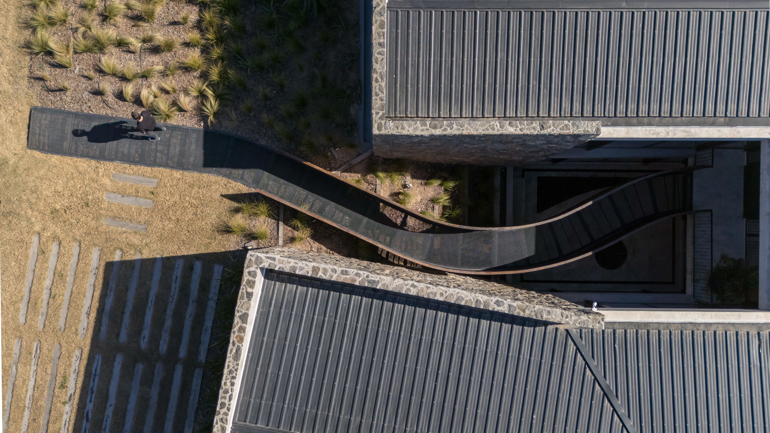 Balance and Permanence – UNPUENTE by Paolini Arquitectos