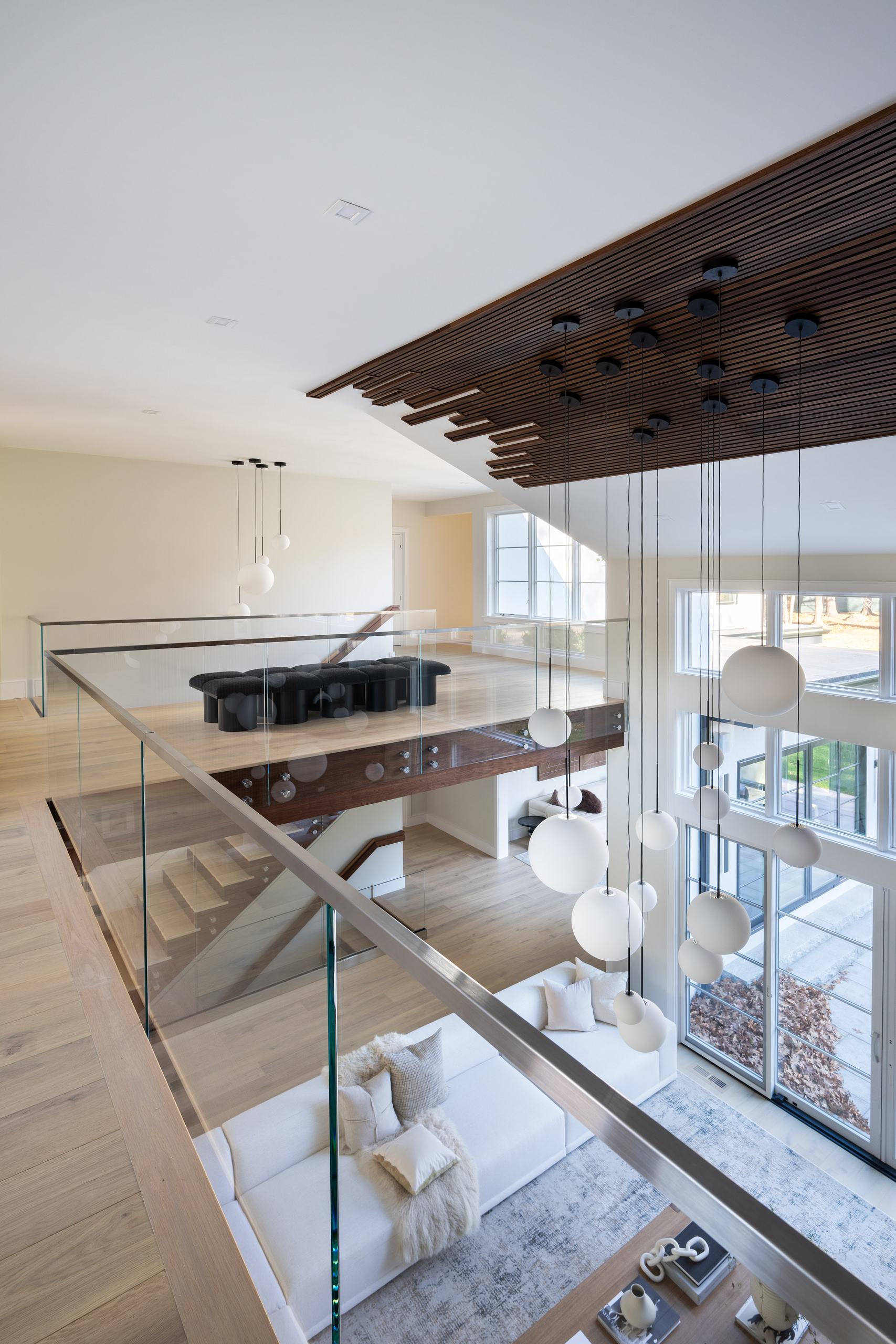 Lightwoven Elegance – Bigelow Residence by RIVA Spain
