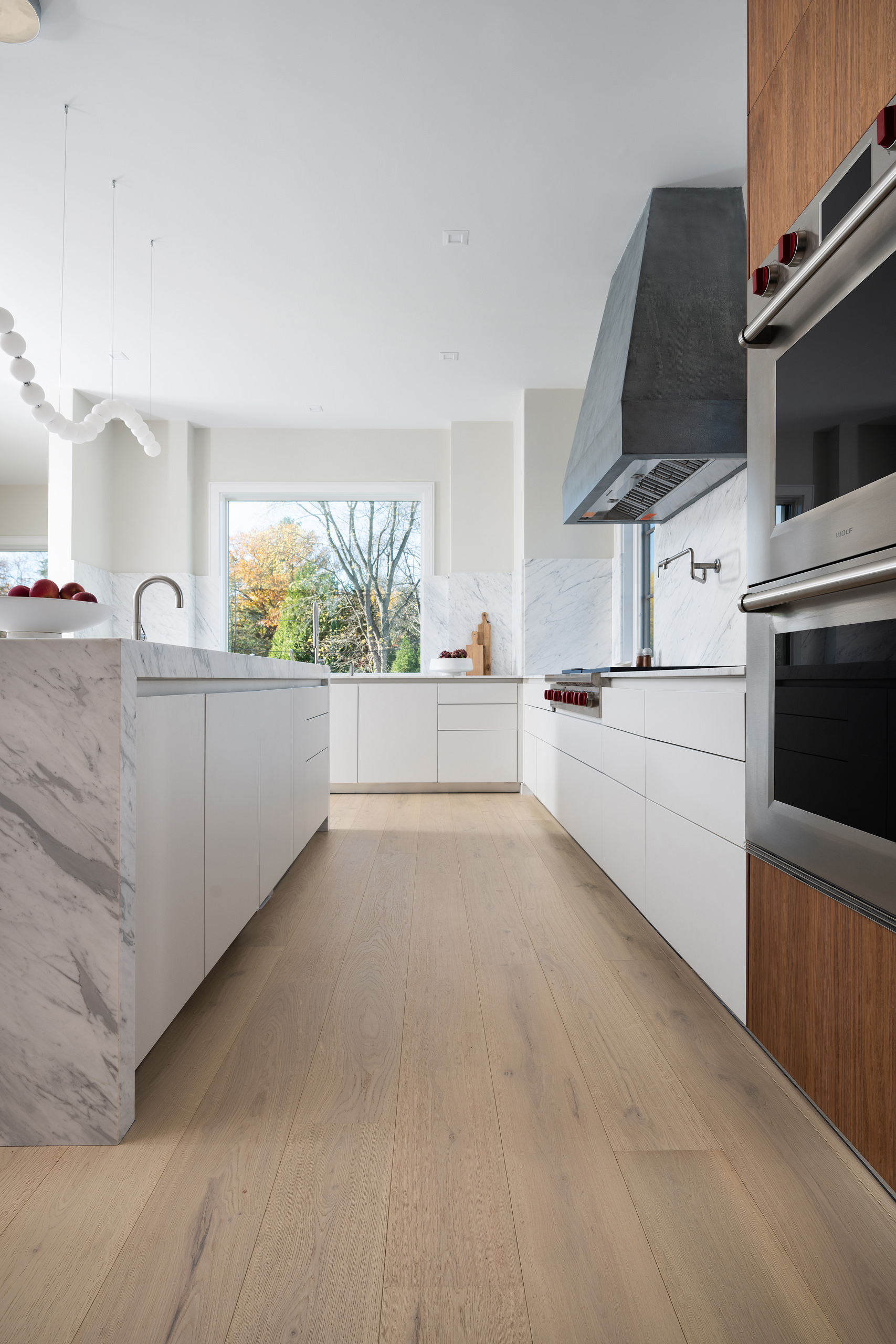 Lightwoven Elegance – Bigelow Residence by RIVA Spain