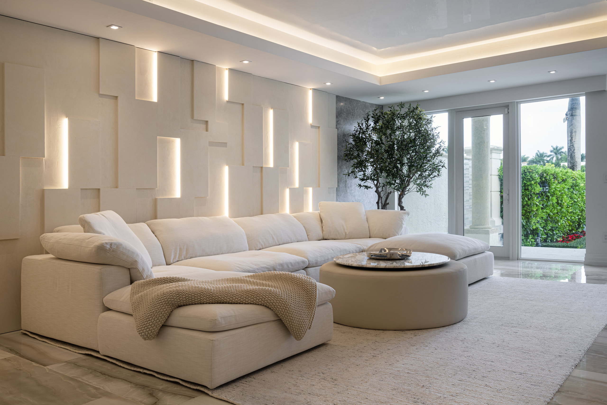 Dialogue of Minimalism and Expression – Porto Vita by Bea Interiors