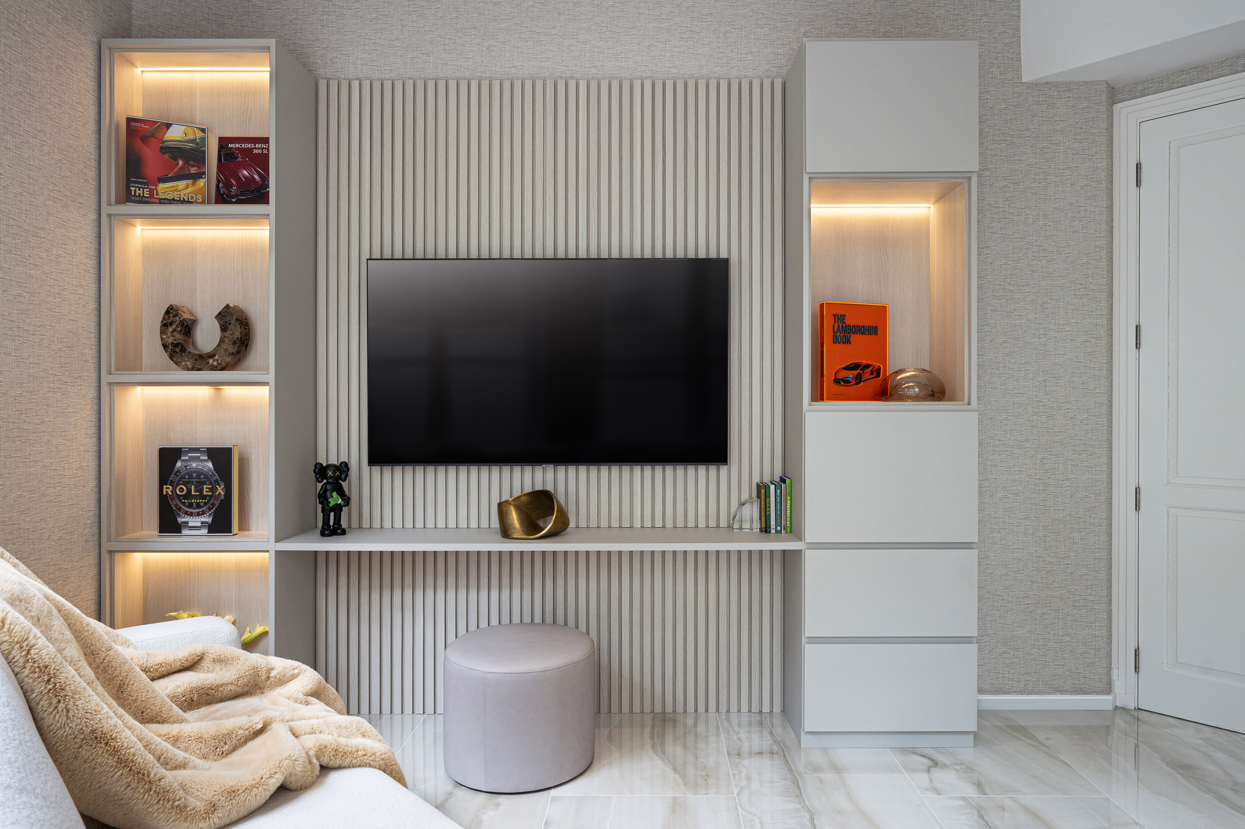 Dialogue of Minimalism and Expression – Porto Vita by Bea Interiors