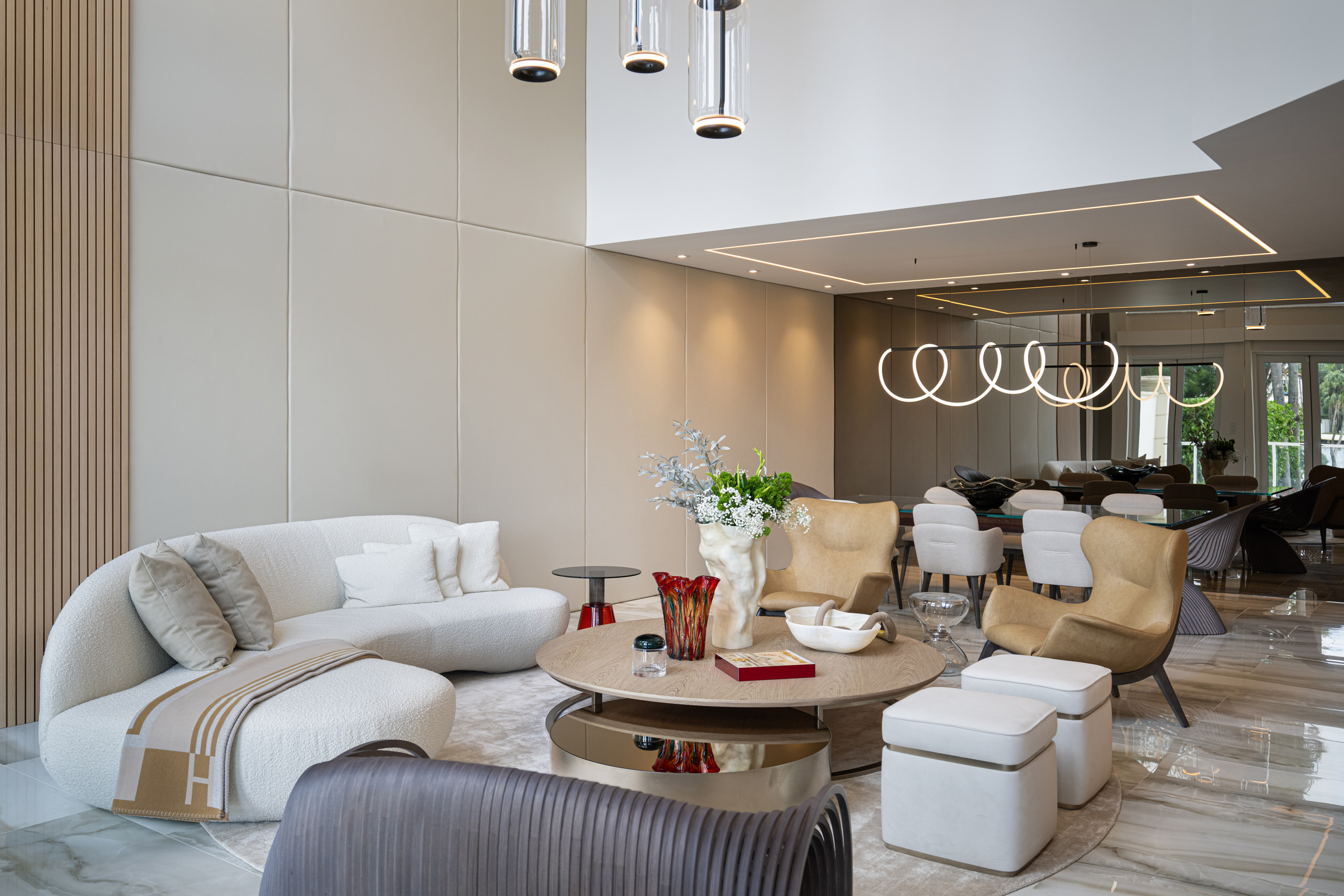 Dialogue of Minimalism and Expression – Porto Vita by Bea Interiors