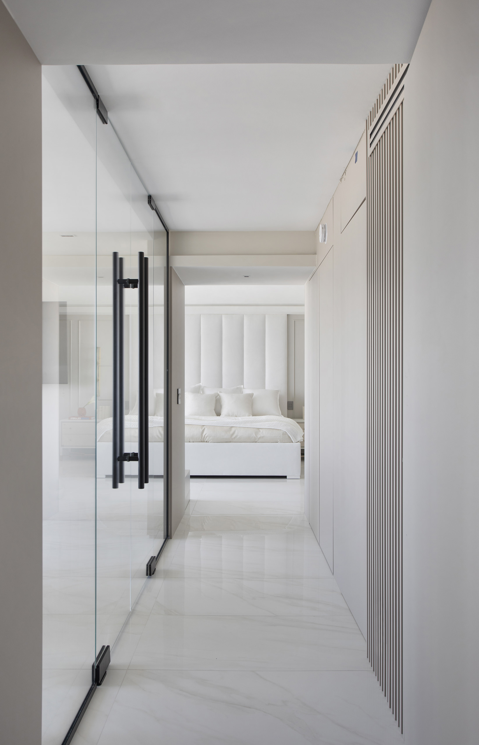 A Study in Coastal Minimalism — SM Residence by Paula Ambrosio