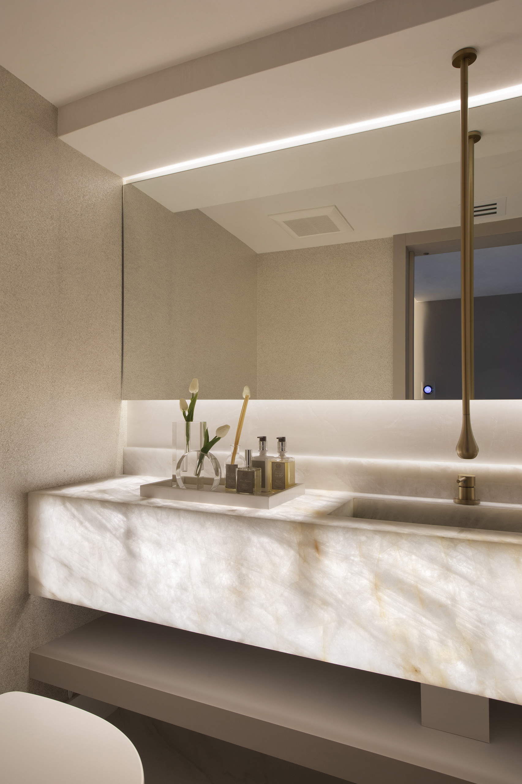 A Study in Coastal Minimalism — SM Residence by Paula Ambrosio