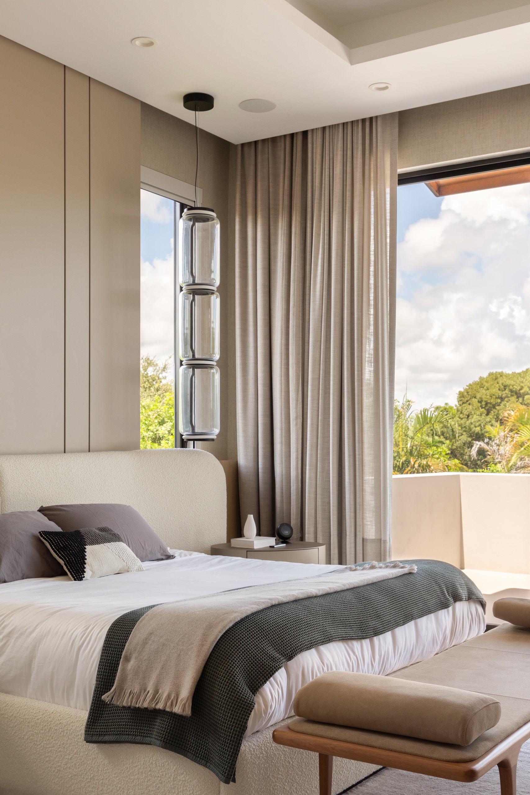 Roots in Motion – Miami Residence by Caroline Andrusko Arquitetos