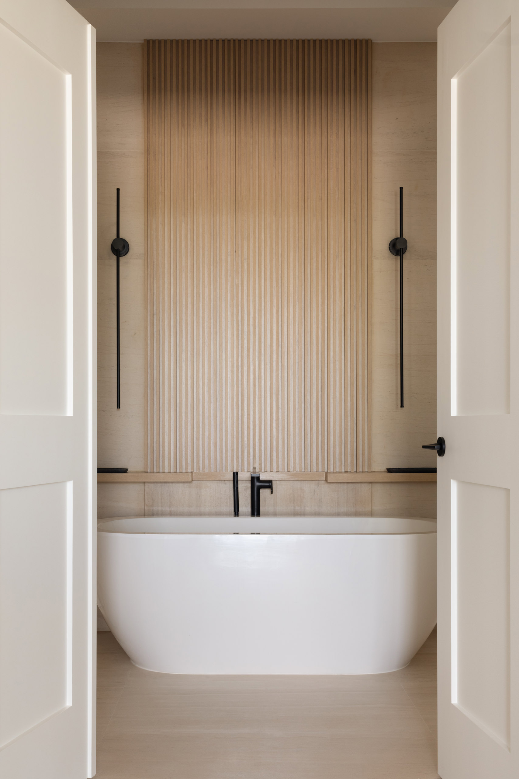 Roots in Motion – Miami Residence by Caroline Andrusko Arquitetos