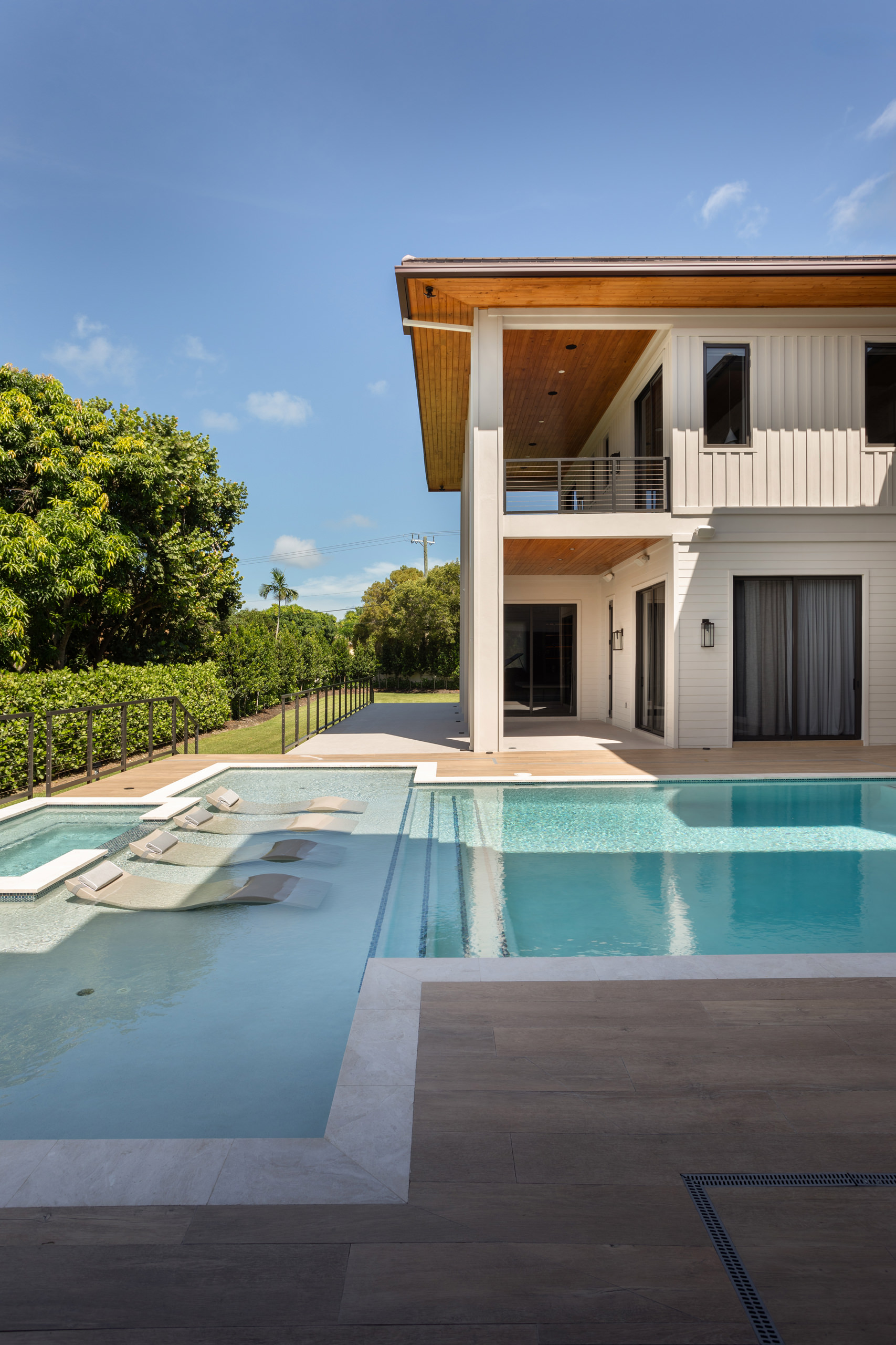 Roots in Motion – Miami Residence by Caroline Andrusko Arquitetos
