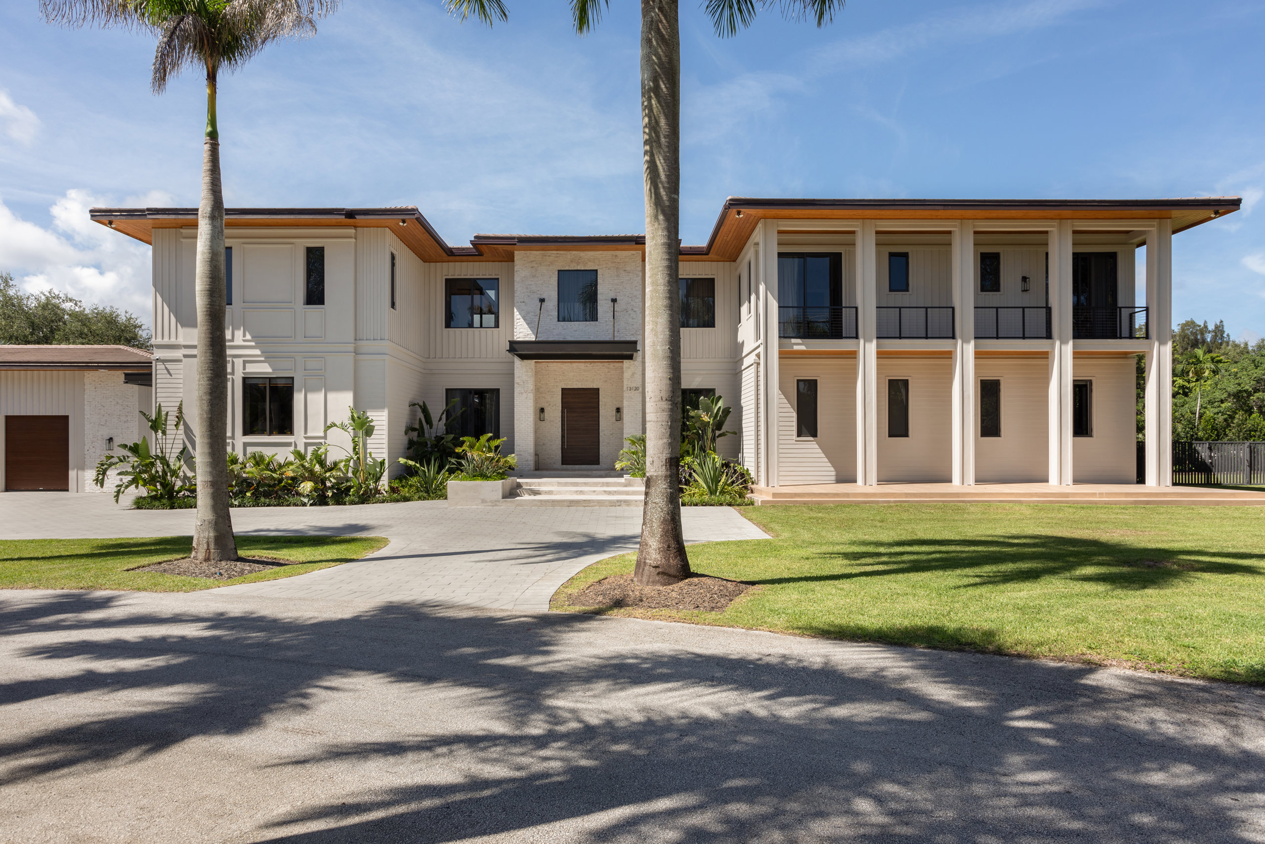 Roots in Motion – Miami Residence by Caroline Andrusko Arquitetos