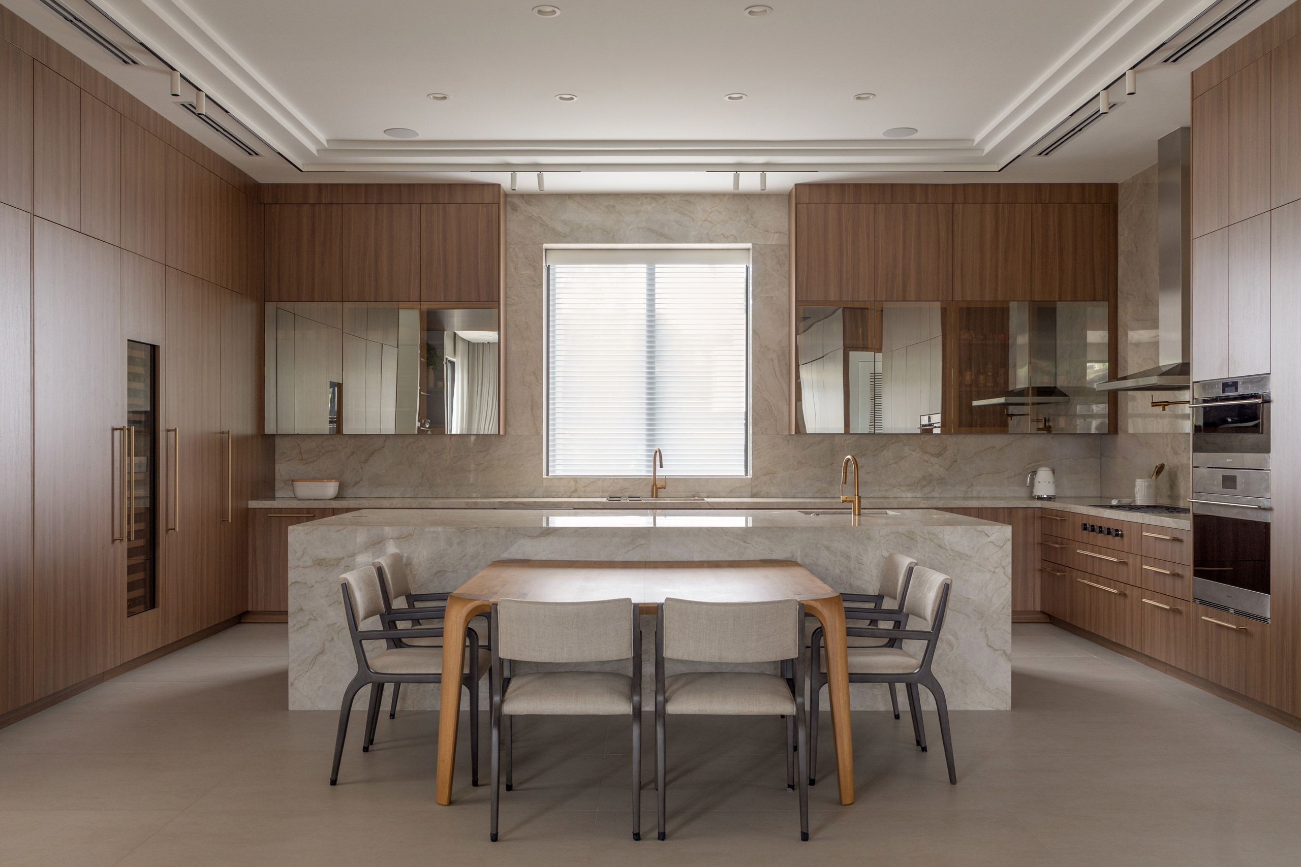 Roots in Motion – Miami Residence by Caroline Andrusko Arquitetos