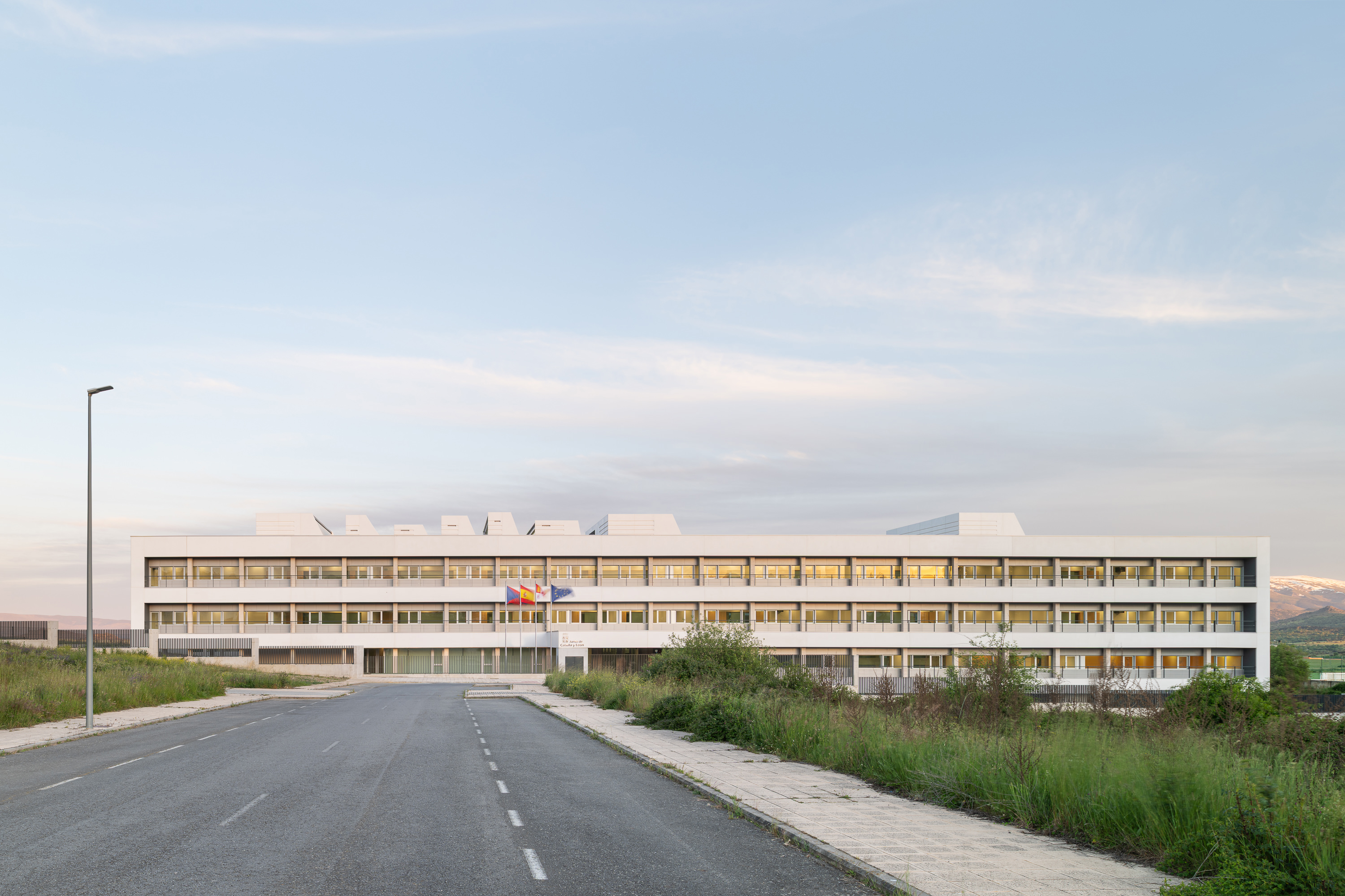 Spaces for Growth – IES Via de la Plata by Ricardo Gonzalez Martinez and VZ Arquitectos