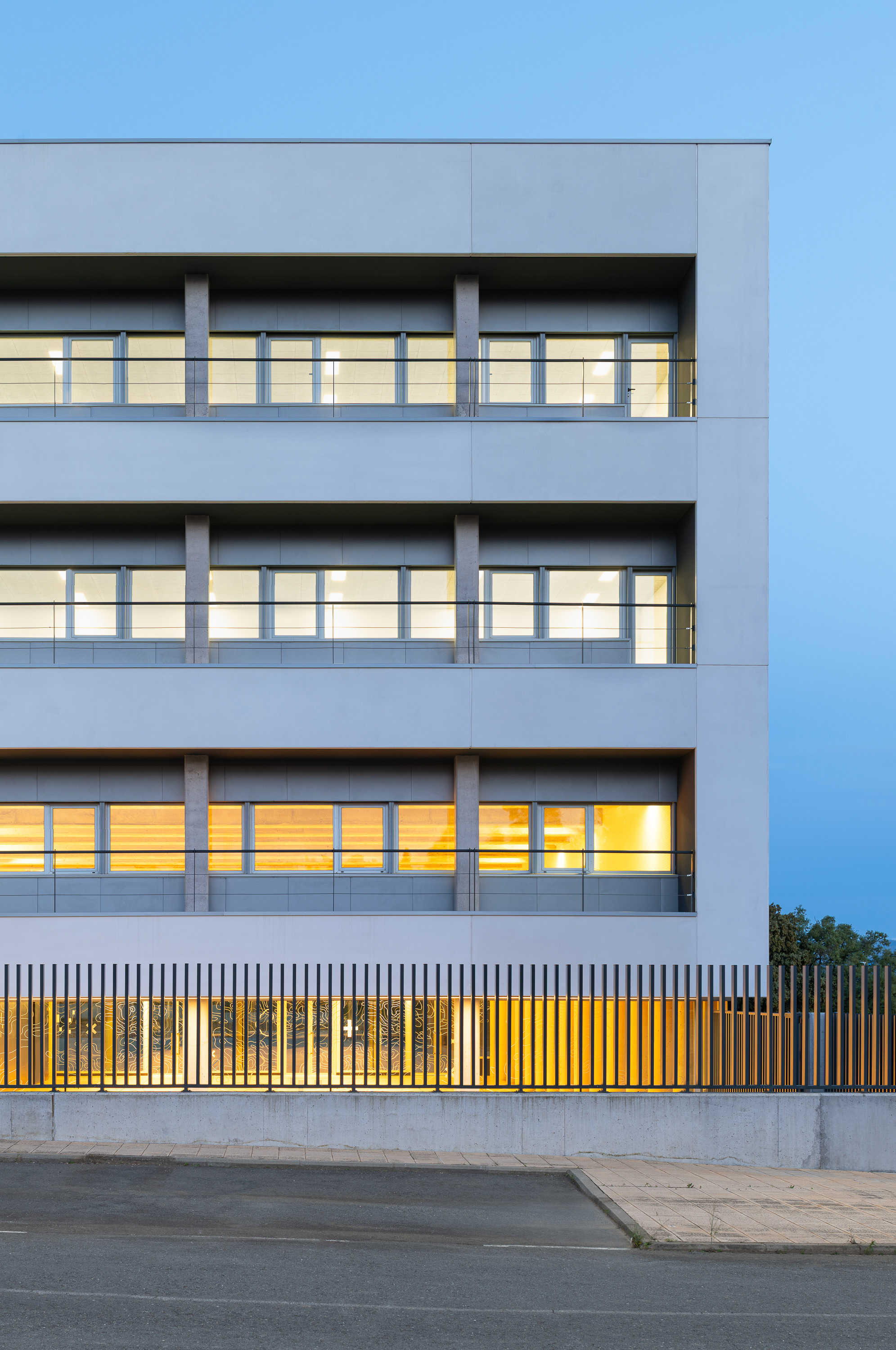 Spaces for Growth – IES Via de la Plata by Ricardo Gonzalez Martinez and VZ Arquitectos