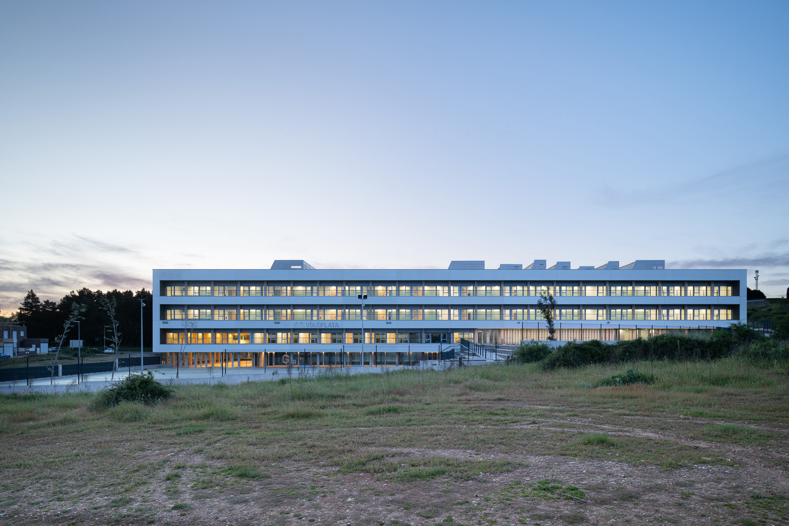 Spaces for Growth – IES Via de la Plata by Ricardo Gonzalez Martinez and VZ Arquitectos