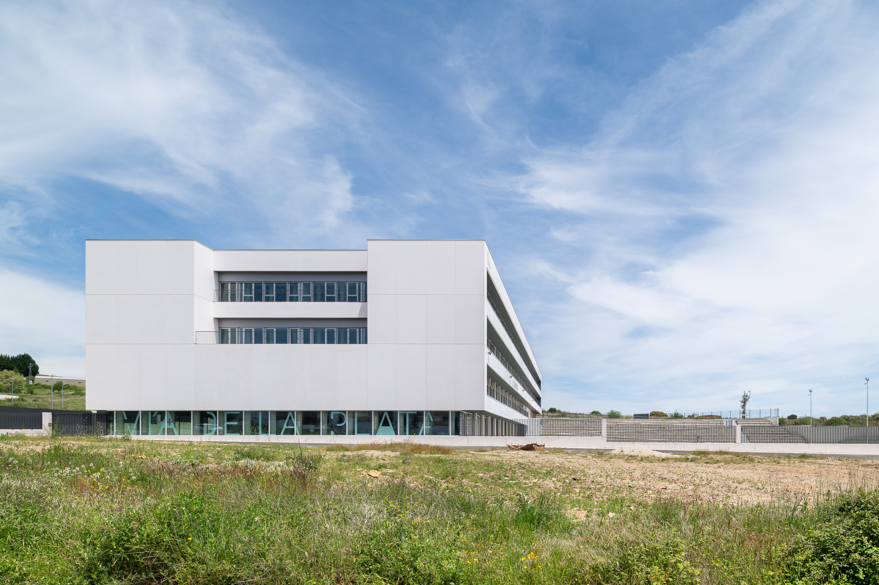 Spaces for Growth – IES Via de la Plata by Ricardo Gonzalez Martinez and VZ Arquitectos