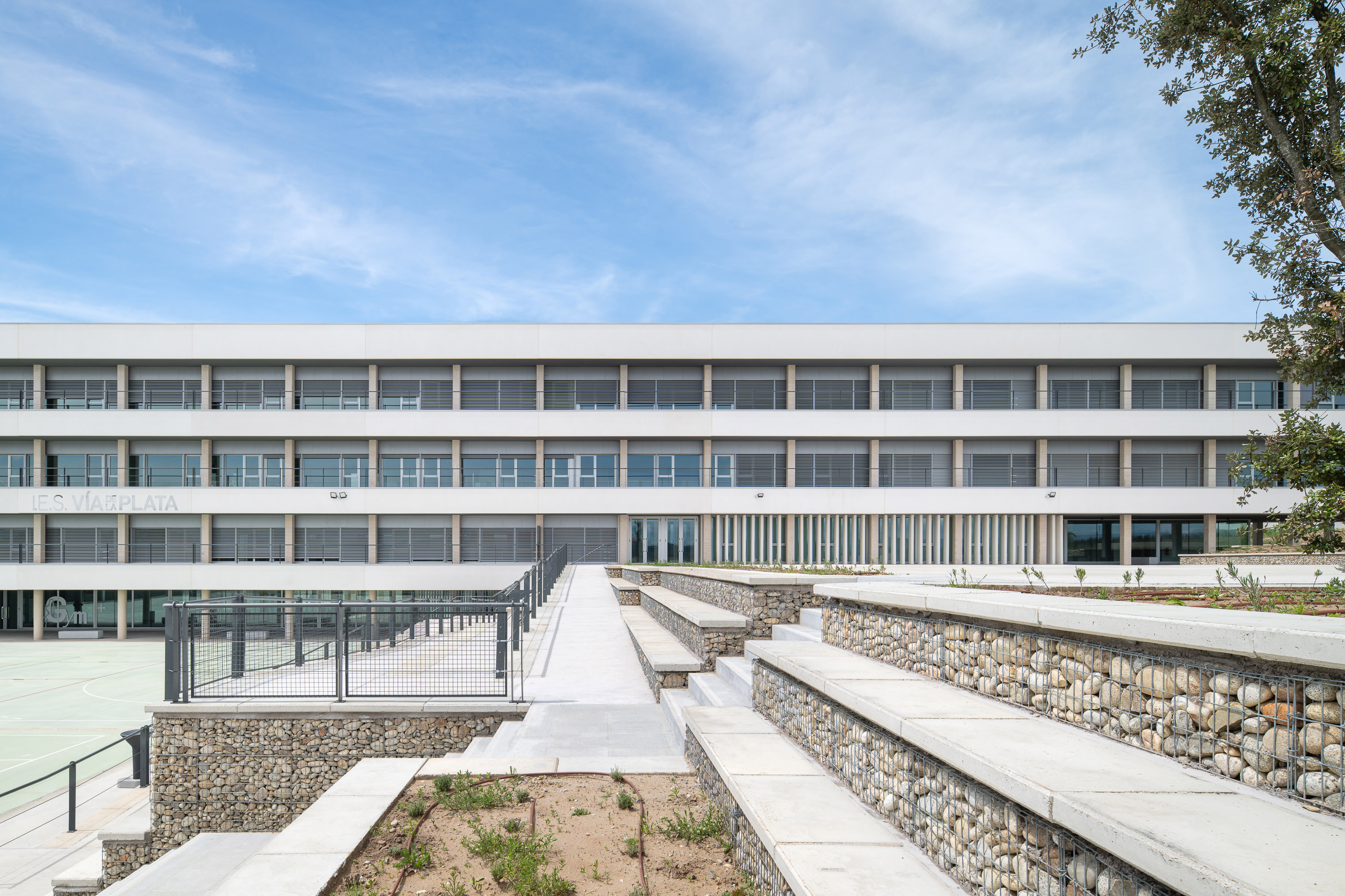 Spaces for Growth – IES Via de la Plata by Ricardo Gonzalez Martinez and VZ Arquitectos