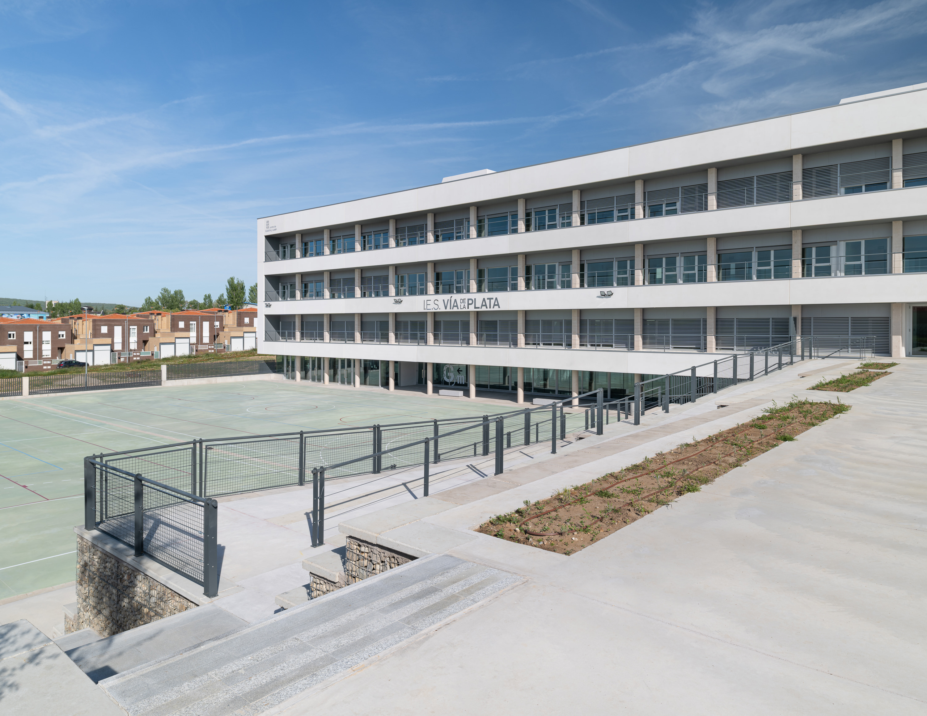 Spaces for Growth – IES Via de la Plata by Ricardo Gonzalez Martinez and VZ Arquitectos