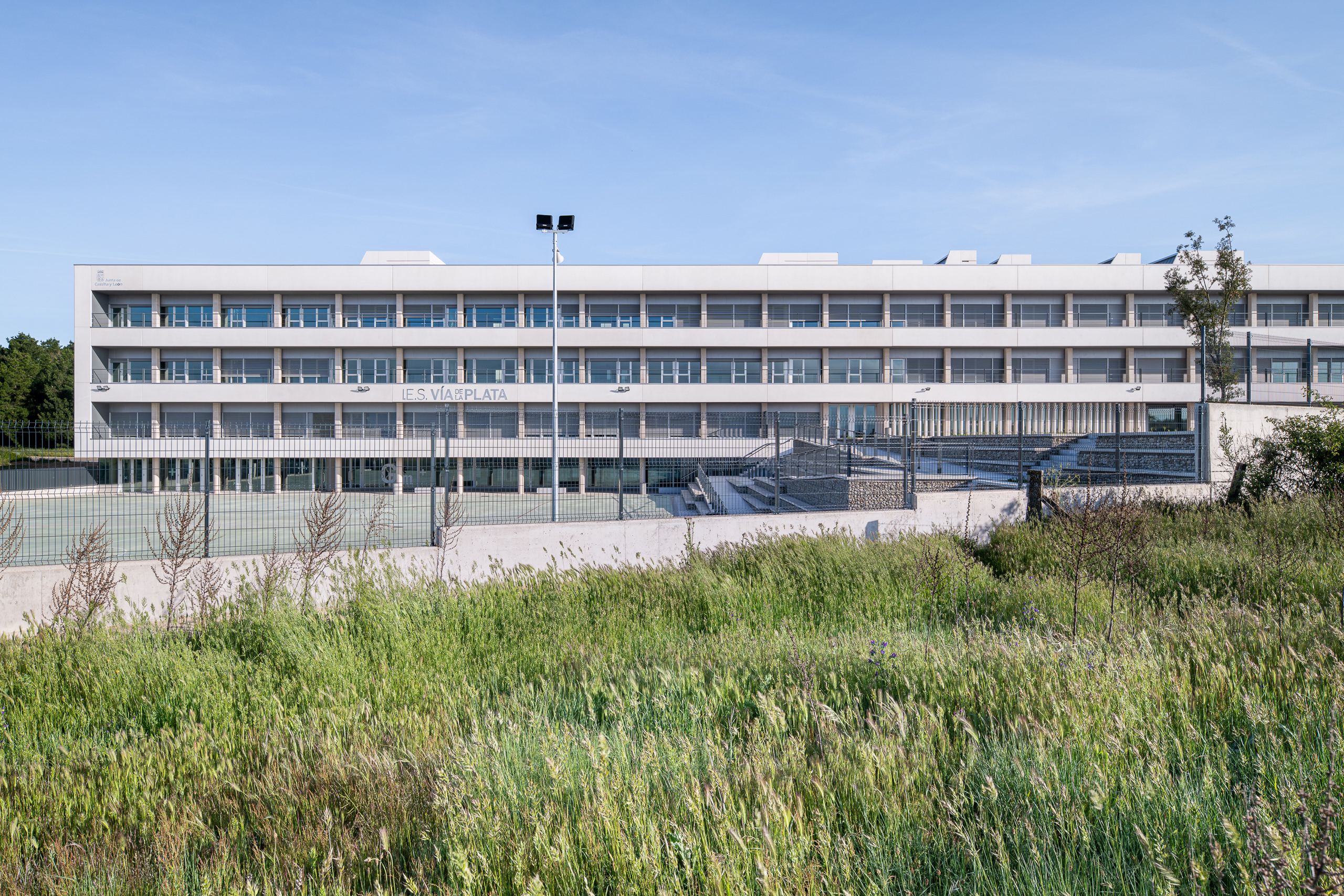 Spaces for Growth – IES Via de la Plata by Ricardo Gonzalez Martinez and VZ Arquitectos