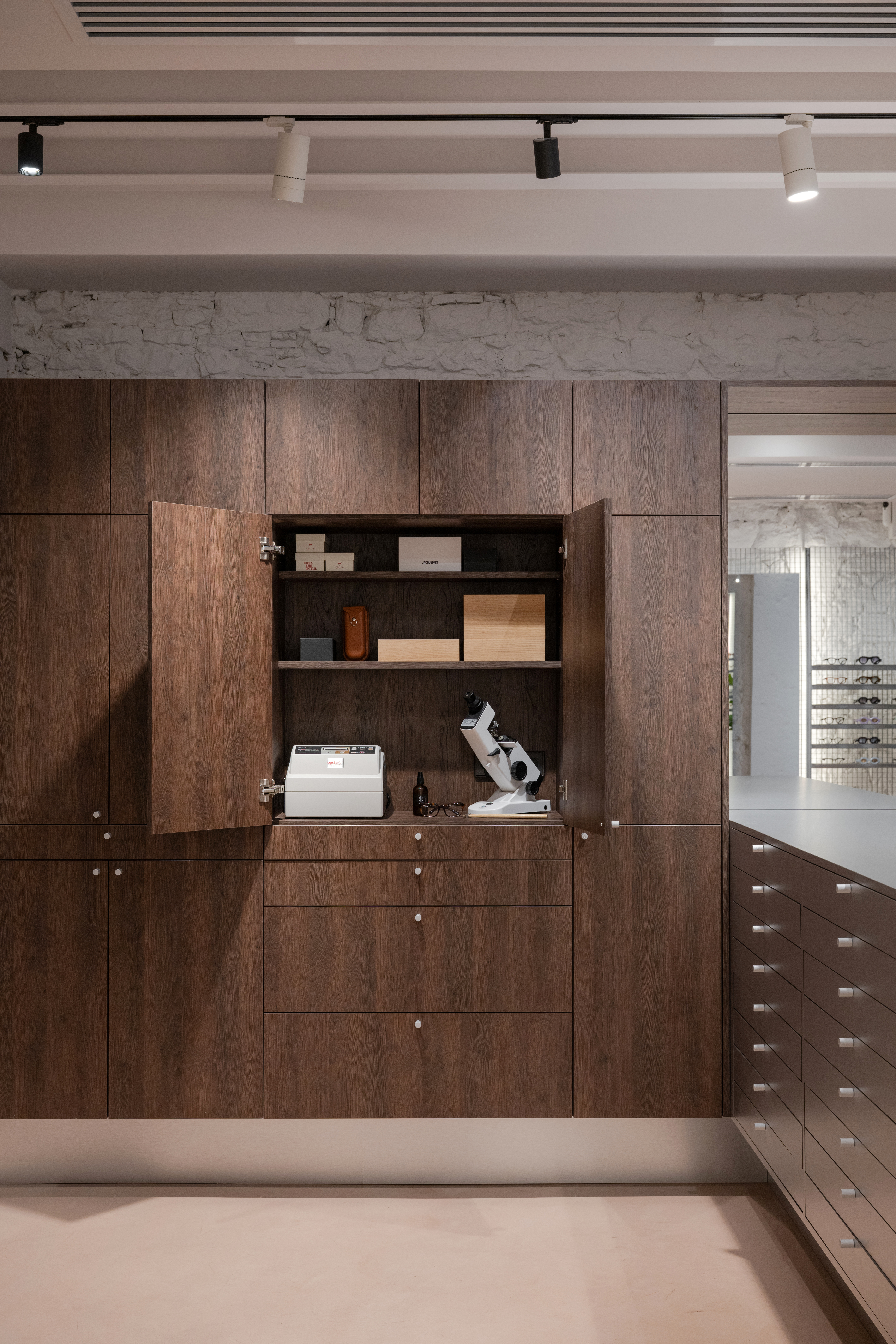 Curated Intimacy – Loulou by Studio Johany Sapet