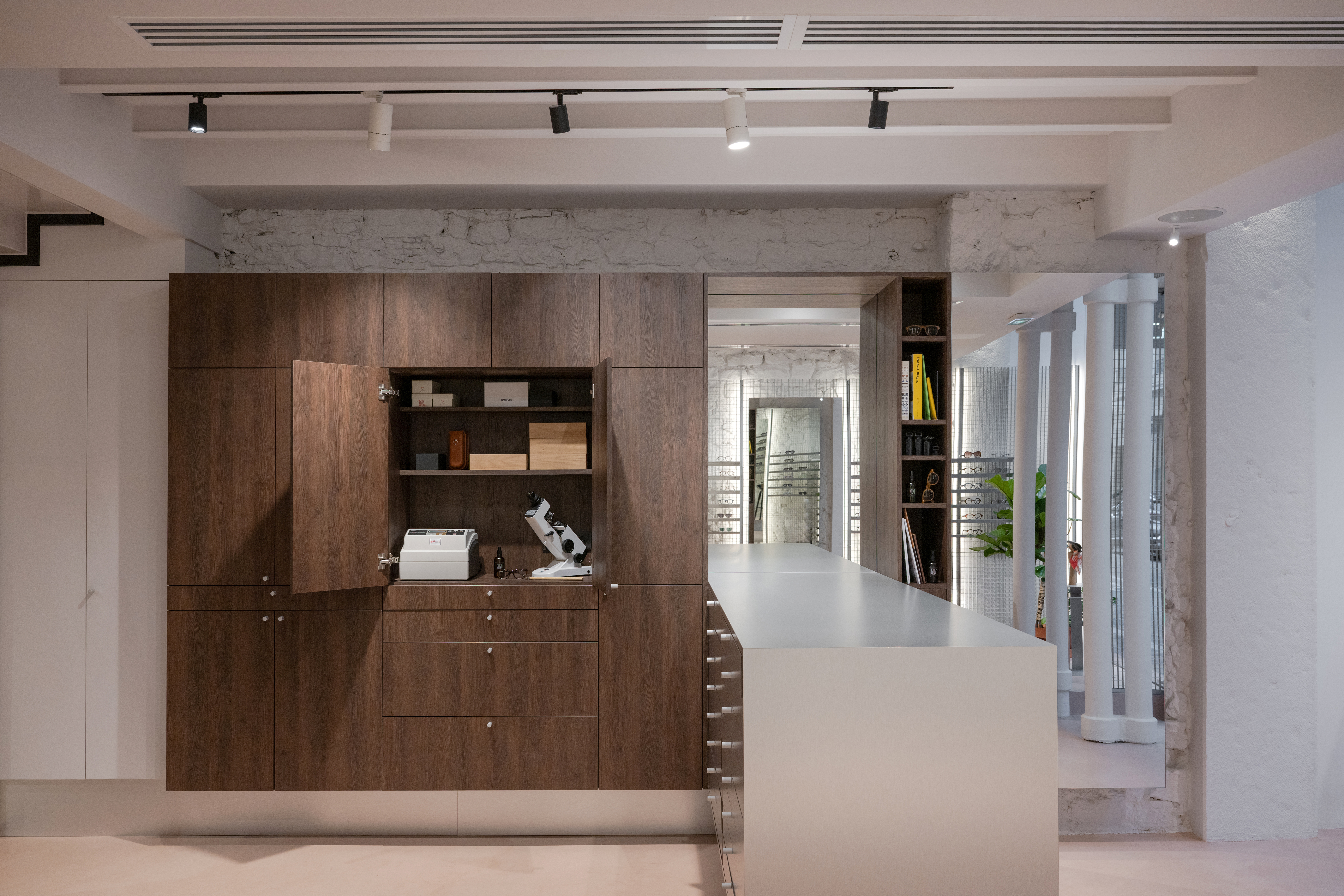 Curated Intimacy – Loulou by Studio Johany Sapet