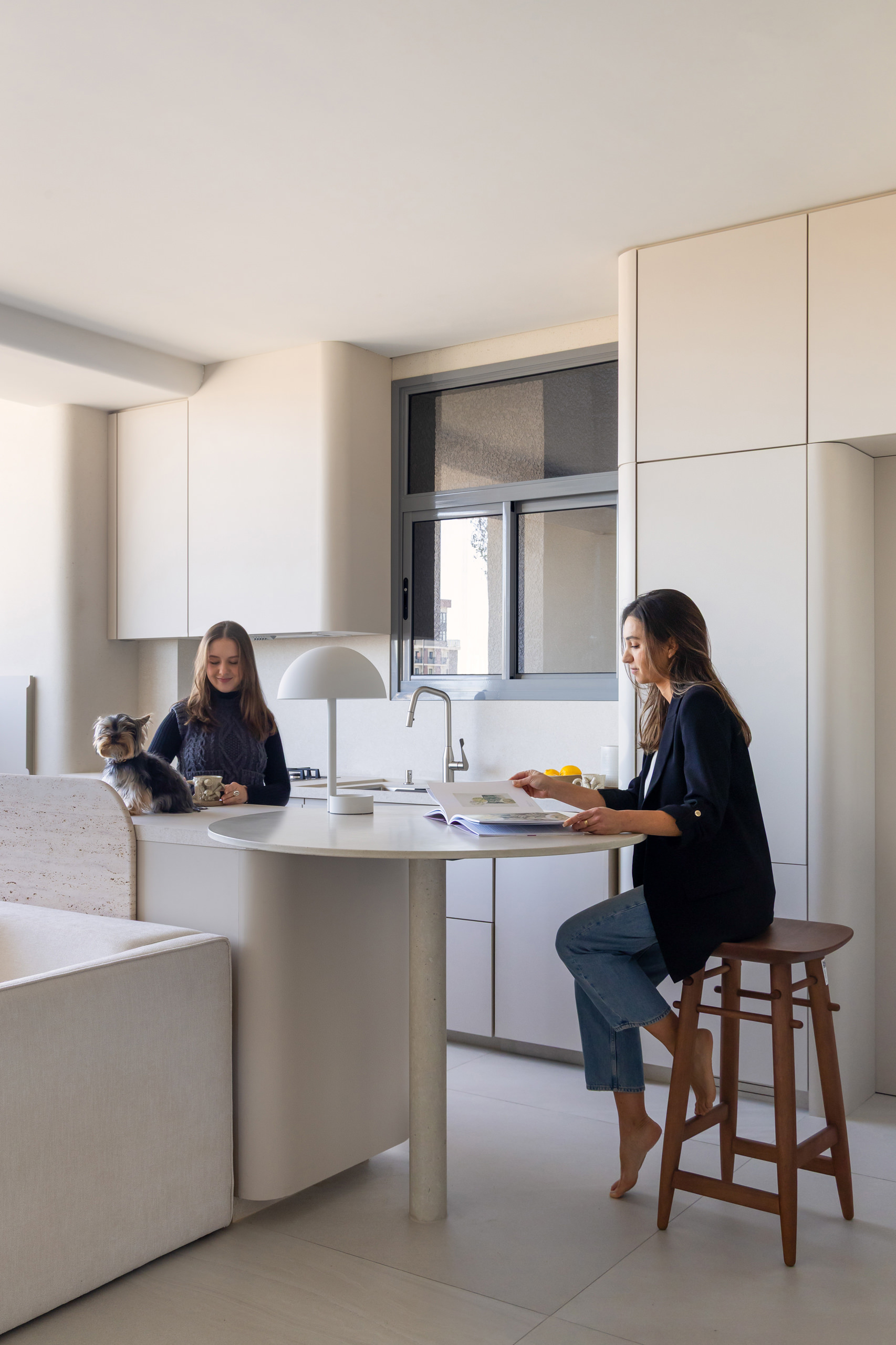 A Sensory Minimalism – Temporary Living by Diane Justus