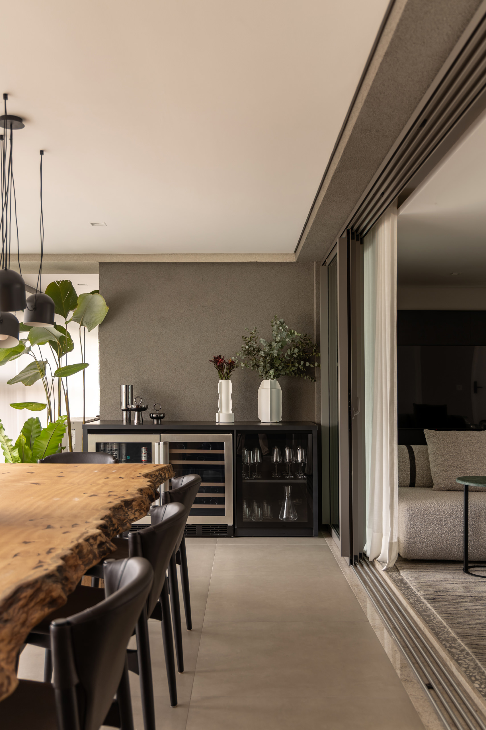 Sophistication and Warmth – Urban Retreat by AVAA Arquitetura and Samia Sarayedine Testa