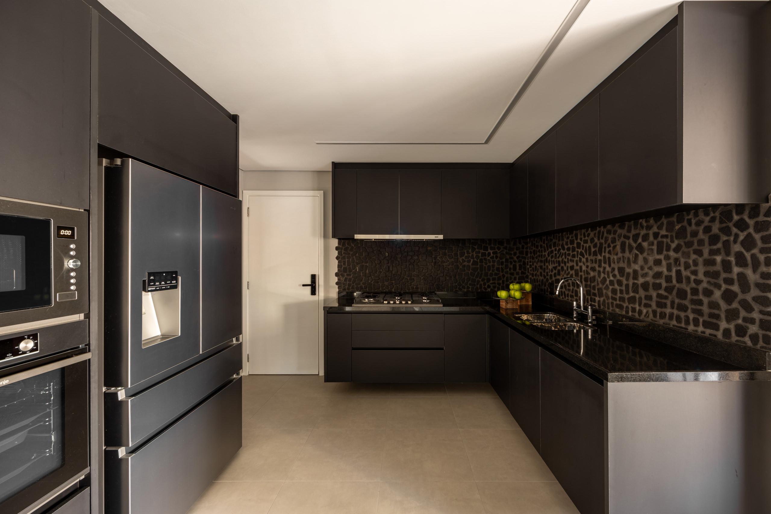 Sophistication and Warmth – Urban Retreat by AVAA Arquitetura and Samia Sarayedine Testa