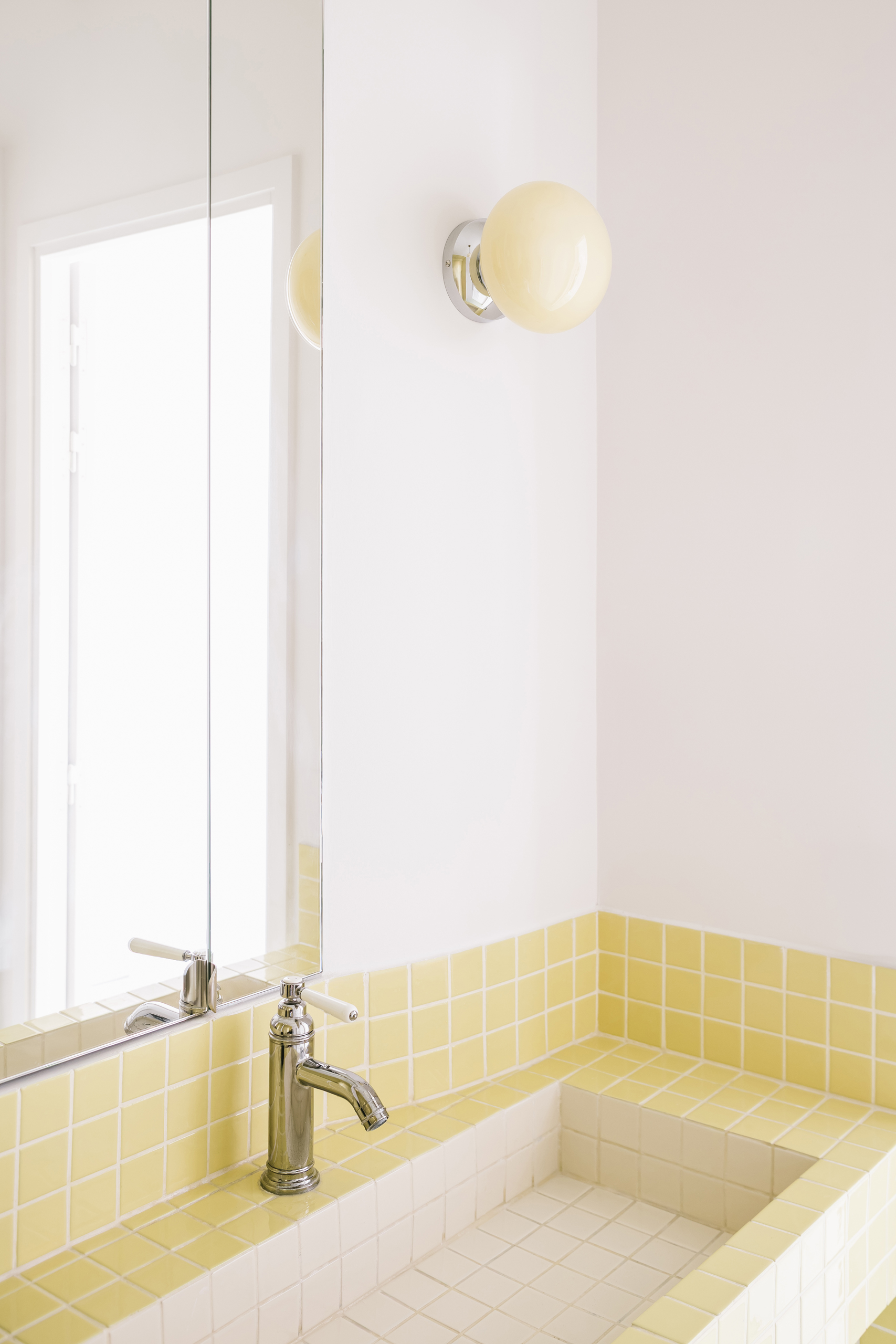 Color Becomes Structure – Bagnolet 32 by Gruit Architect