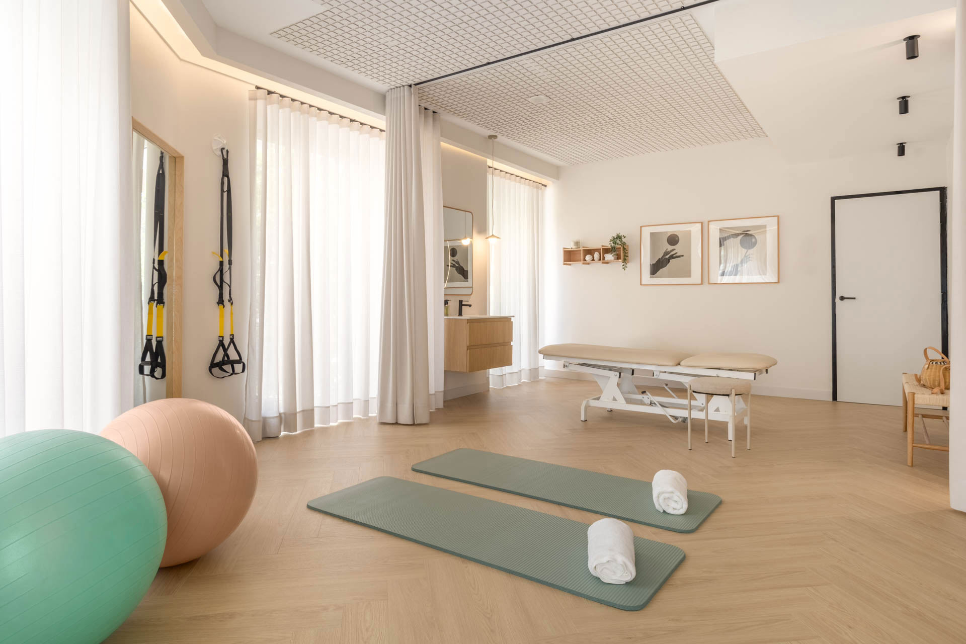 A Sanctuary of Wellbeing – EstudioFisio Goya by Design Blob