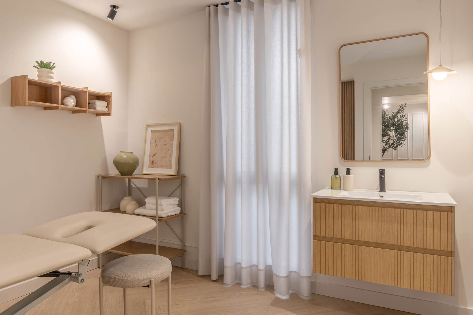 A Sanctuary of Wellbeing – EstudioFisio Goya by Design Blob