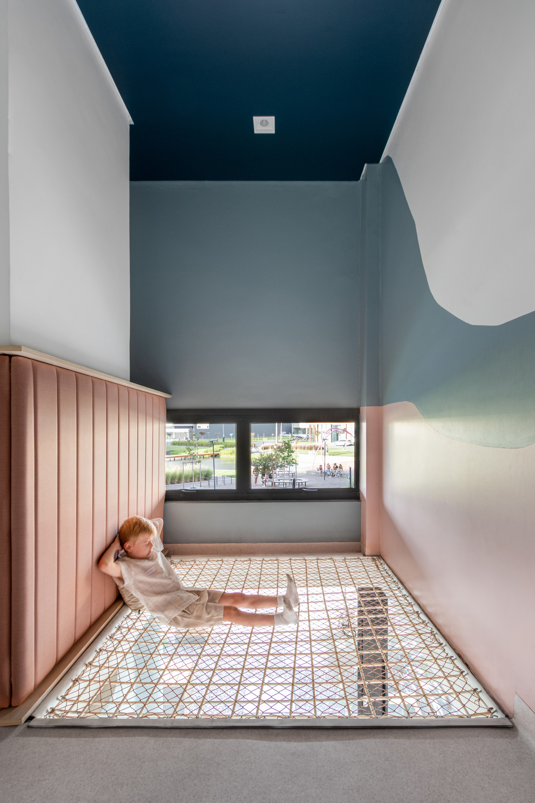 A Territory of Discovery – Mini Universo by estudio254