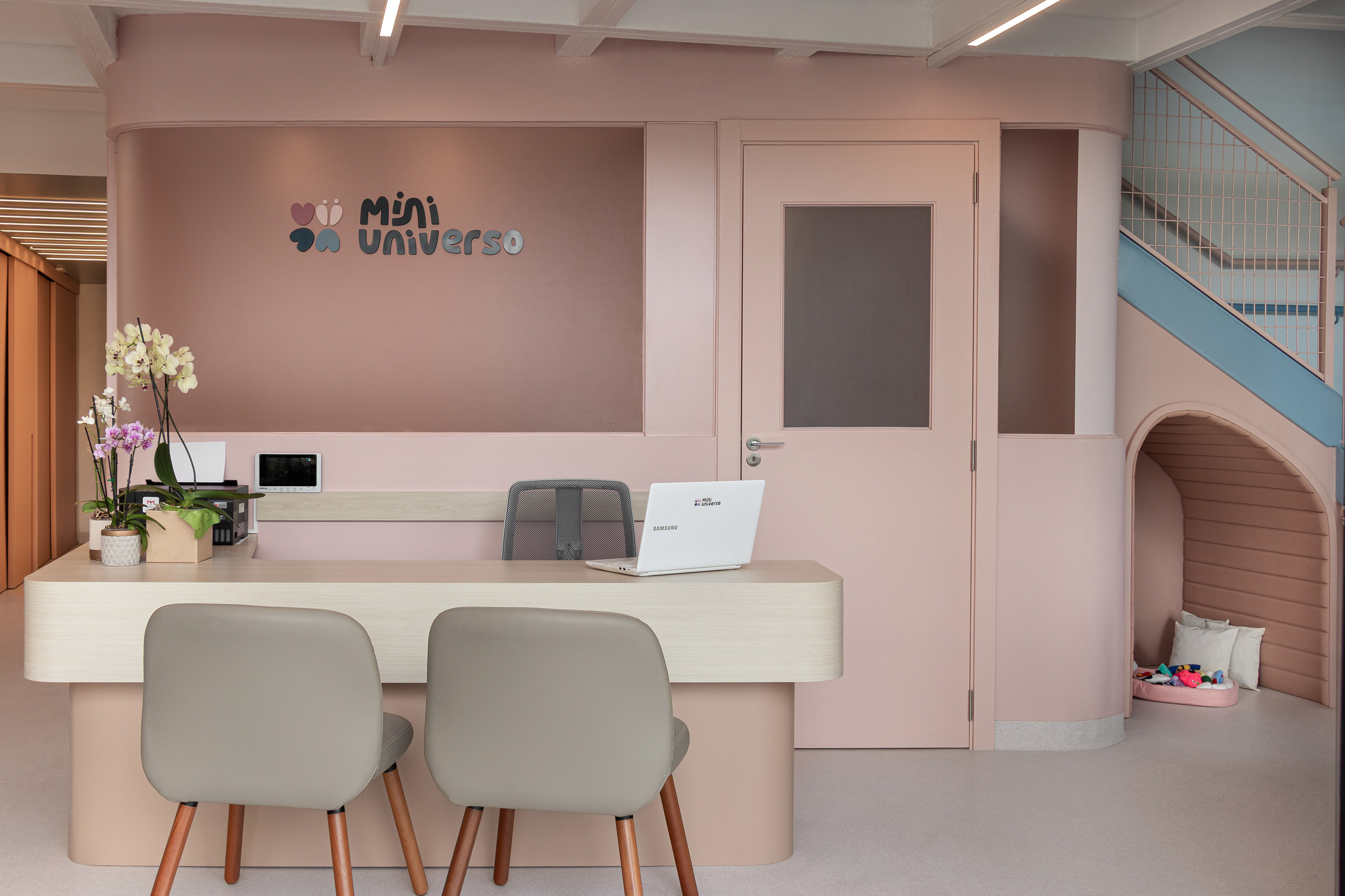 A Territory of Discovery – Mini Universo by estudio254
