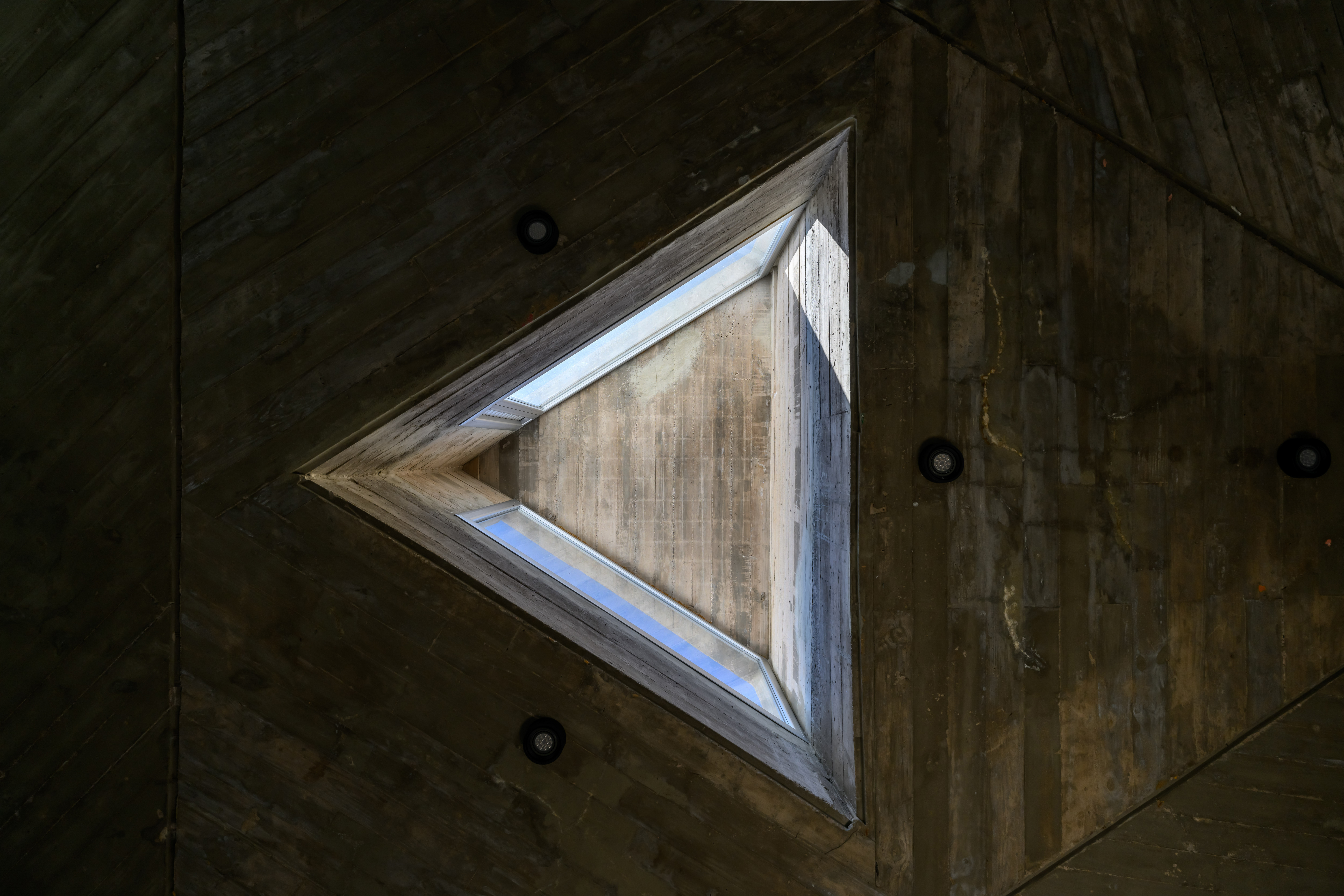 The Diaphanous Cave – Casa Cosmo by Cristian Nanzer