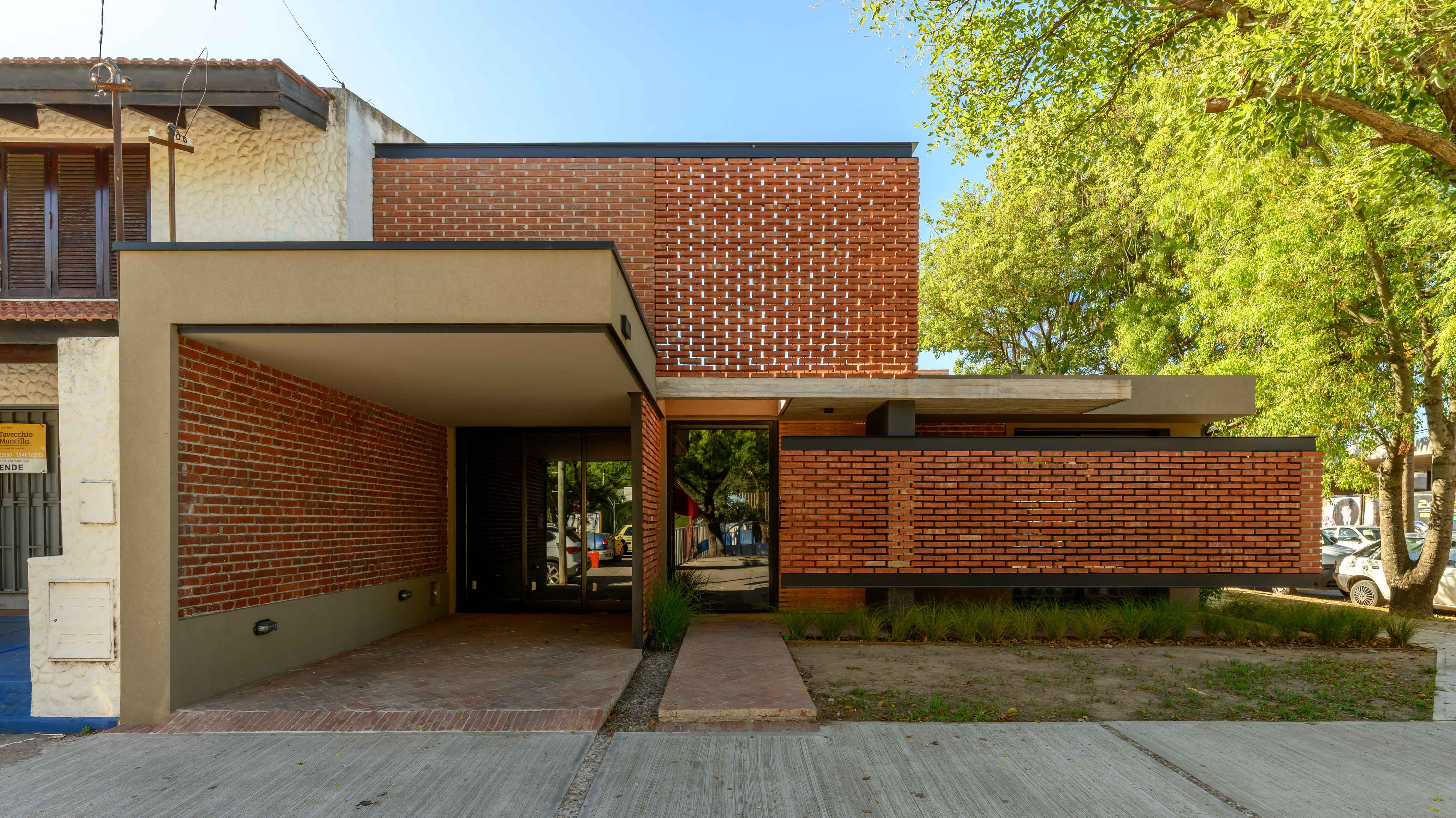 The Brick Redefines Space – House 1954 by EFEEME architects