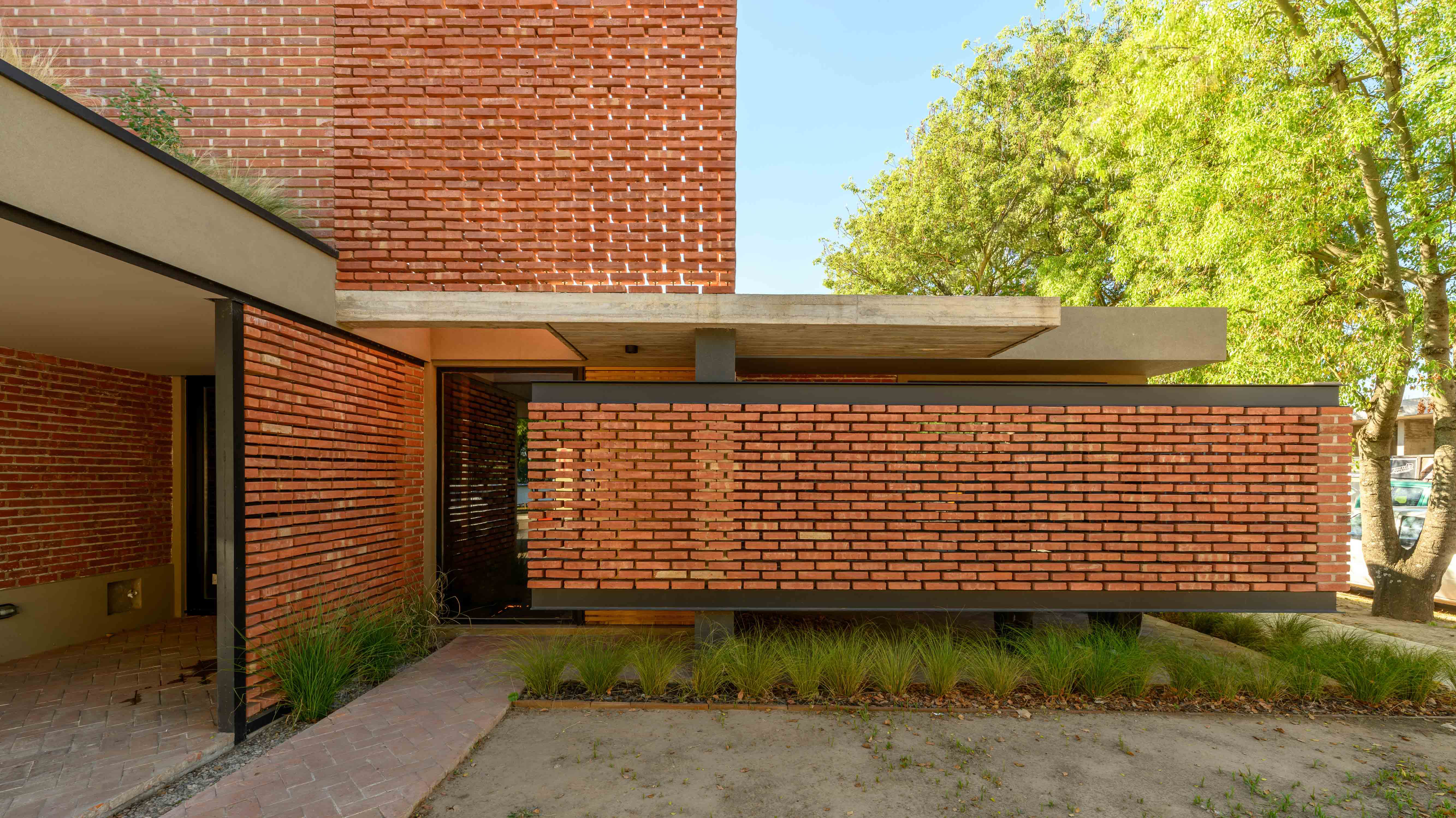 The Brick Redefines Space – House 1954 by EFEEME architects