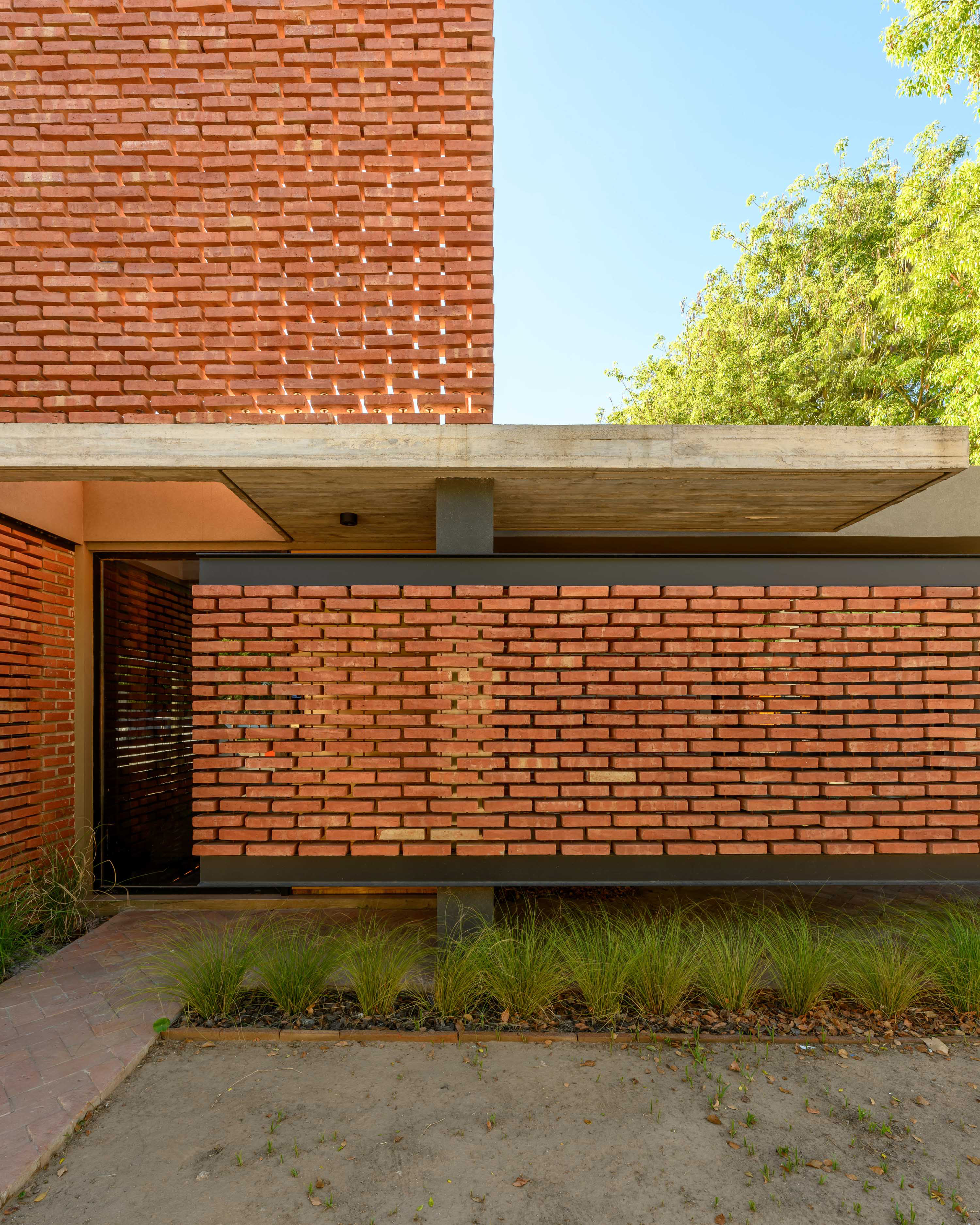 The Brick Redefines Space – House 1954 by EFEEME architects