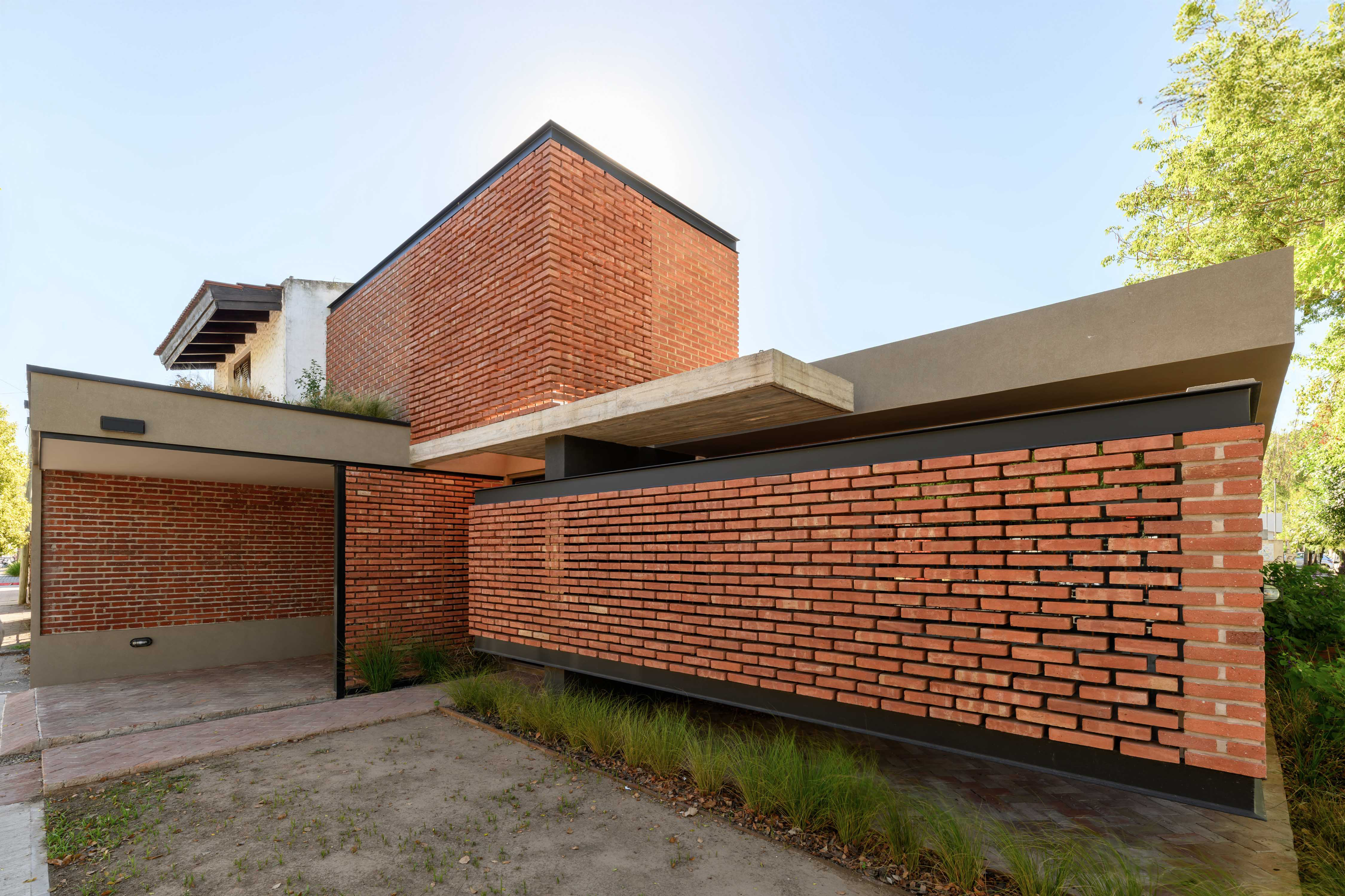 The Brick Redefines Space – House 1954 by EFEEME architects