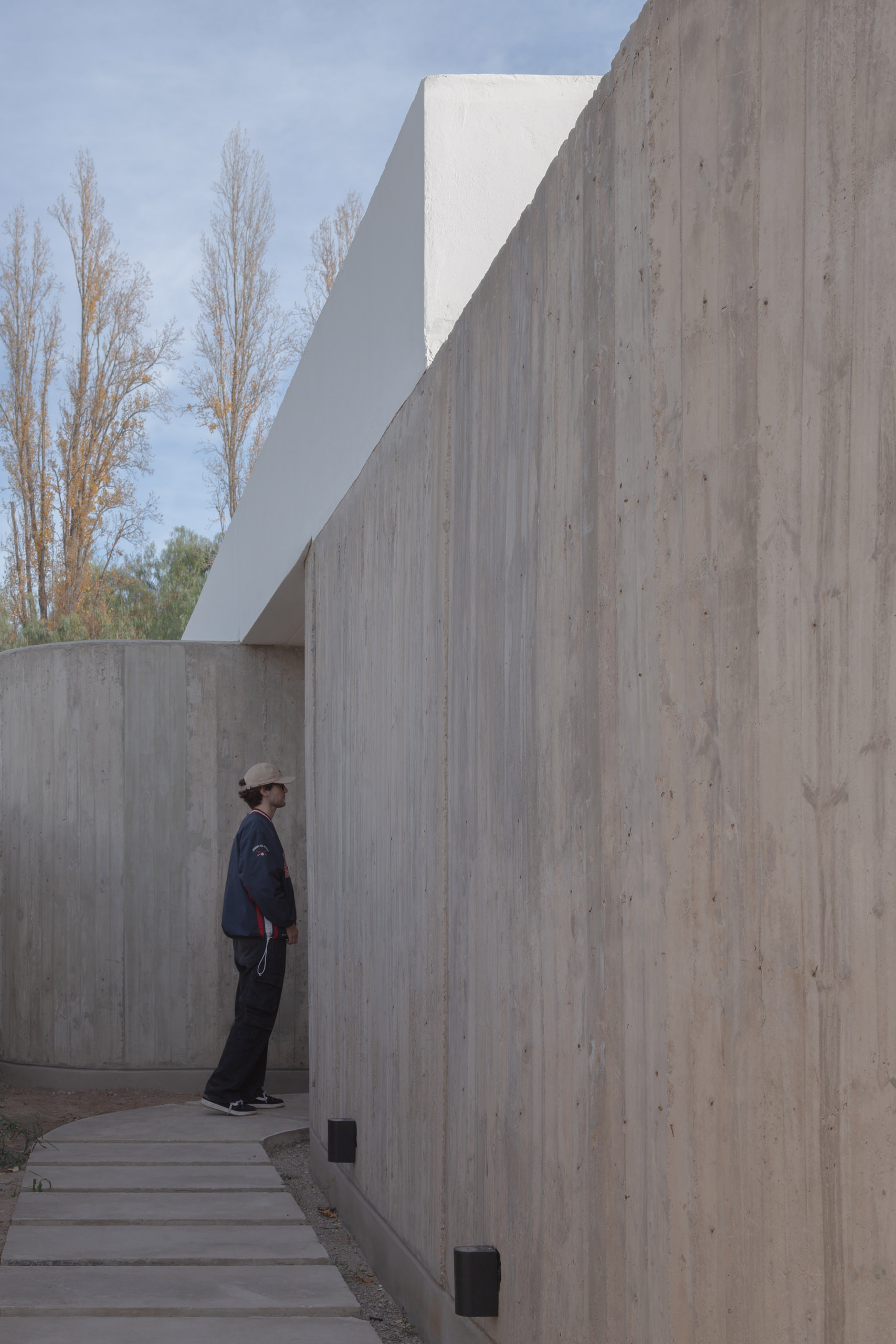 Between Openness and Privacy – CCE House by Oficina Nomada de Arquitectura