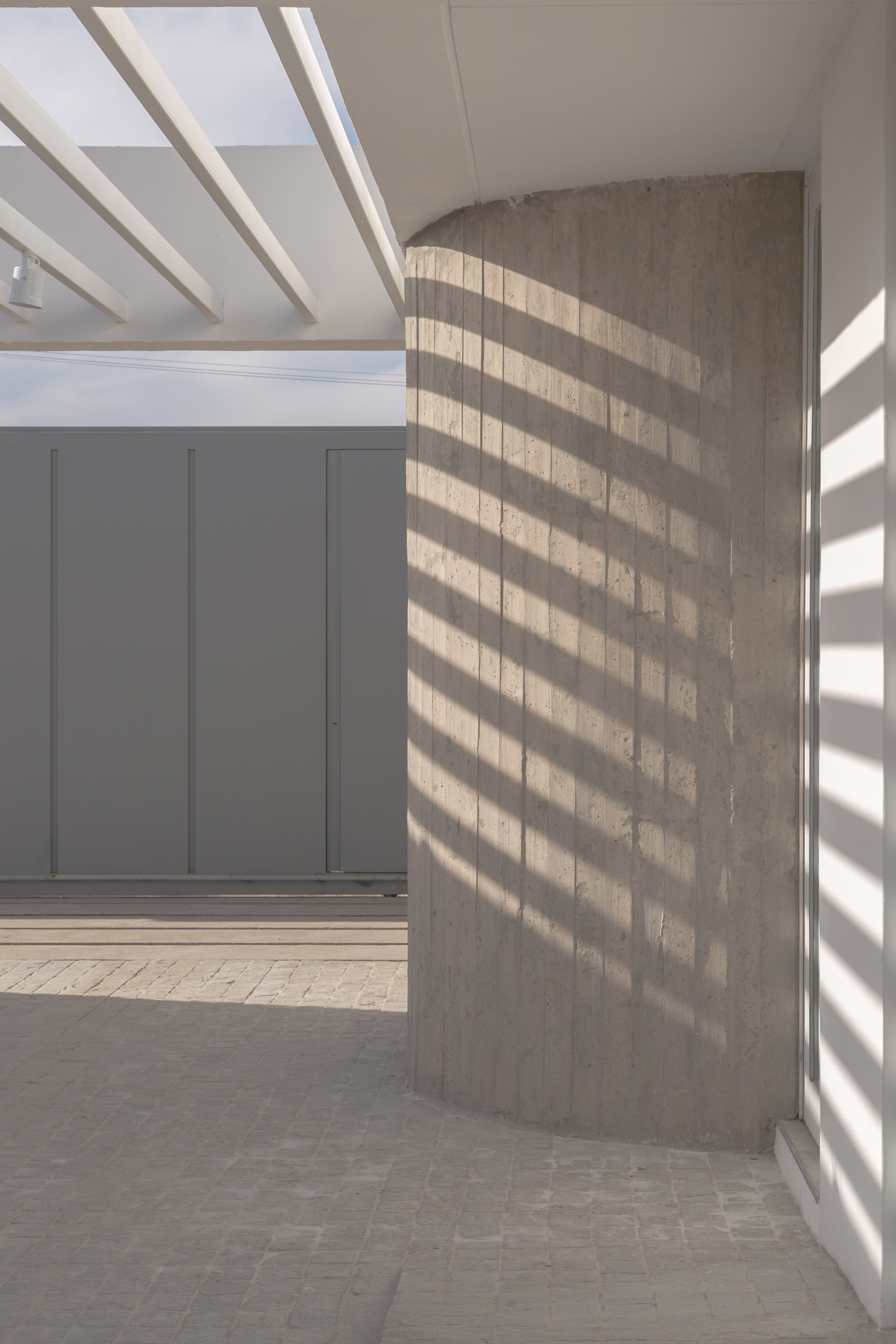 Between Openness and Privacy – CCE House by Oficina Nomada de Arquitectura