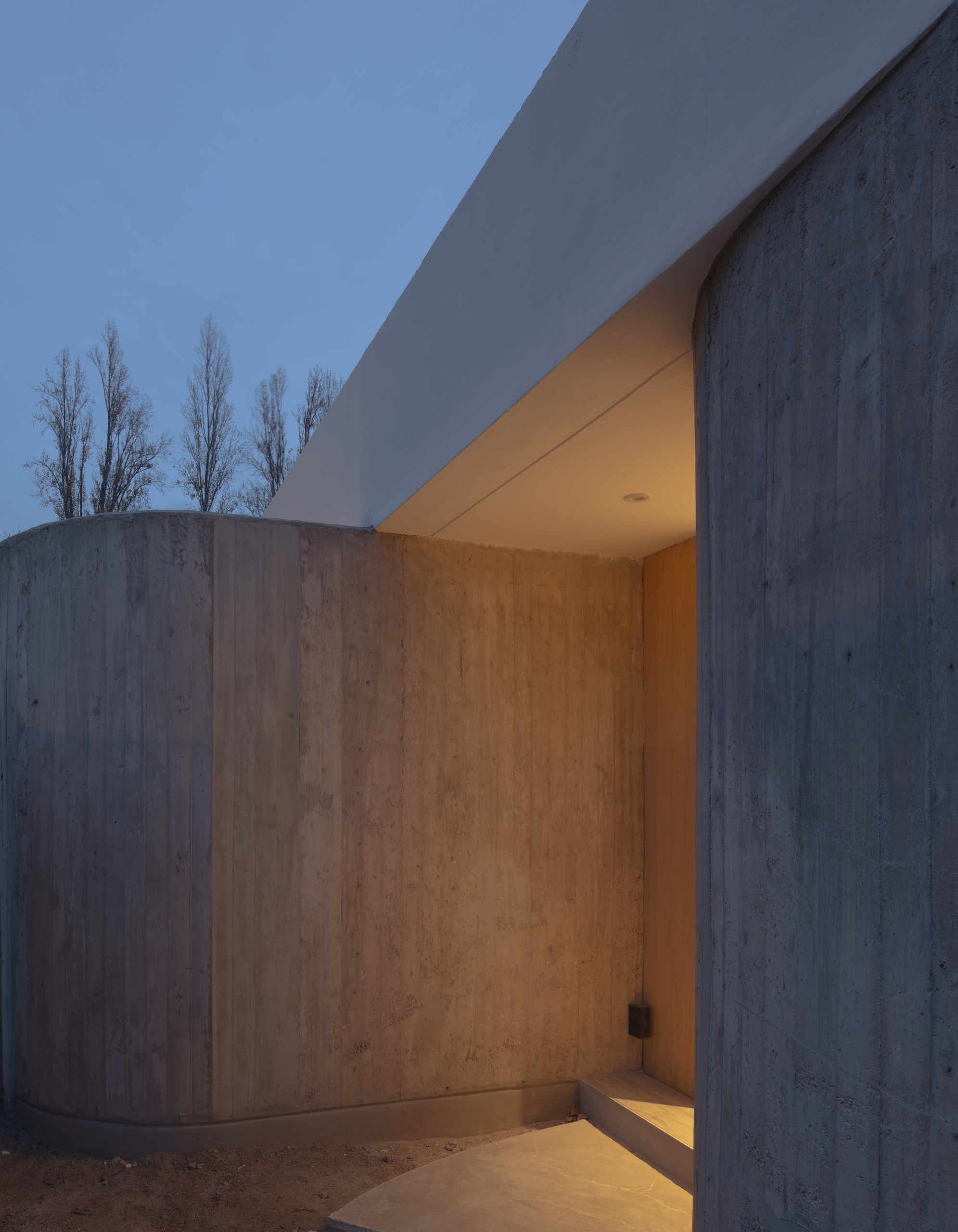 Between Openness and Privacy – CCE House by Oficina Nomada de Arquitectura