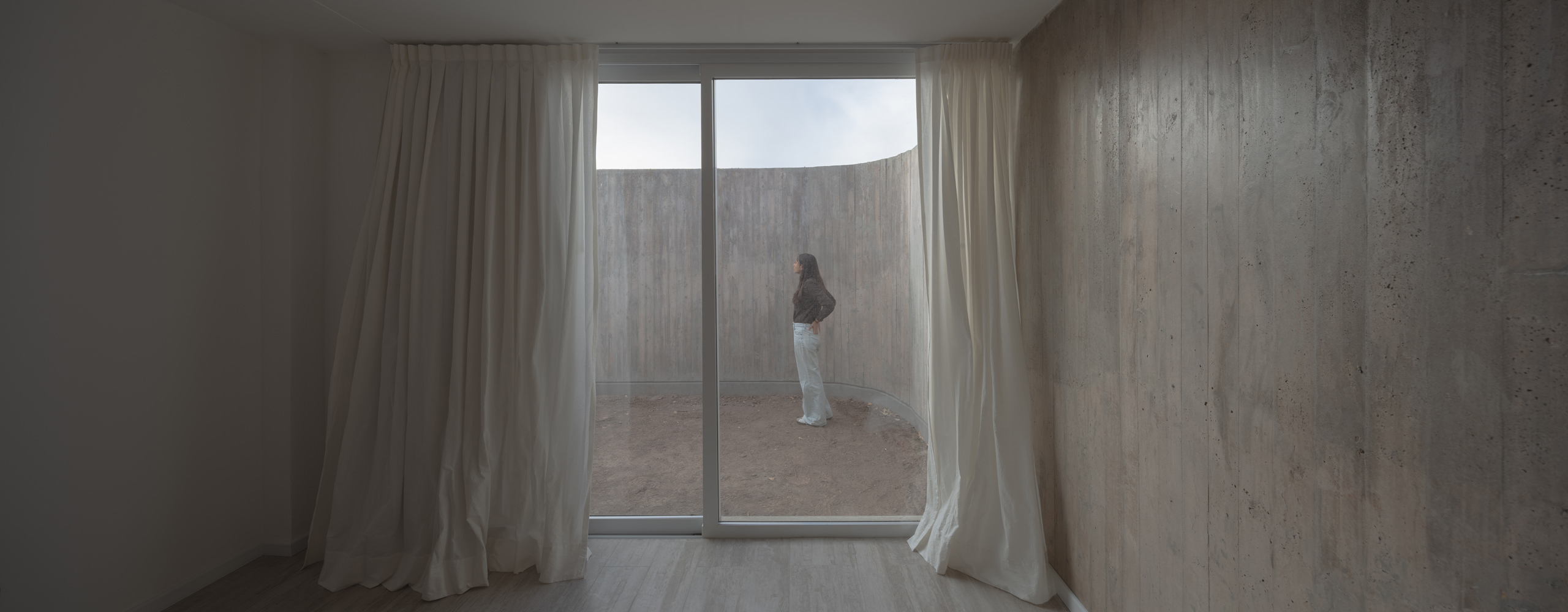 Between Openness and Privacy – CCE House by Oficina Nomada de Arquitectura
