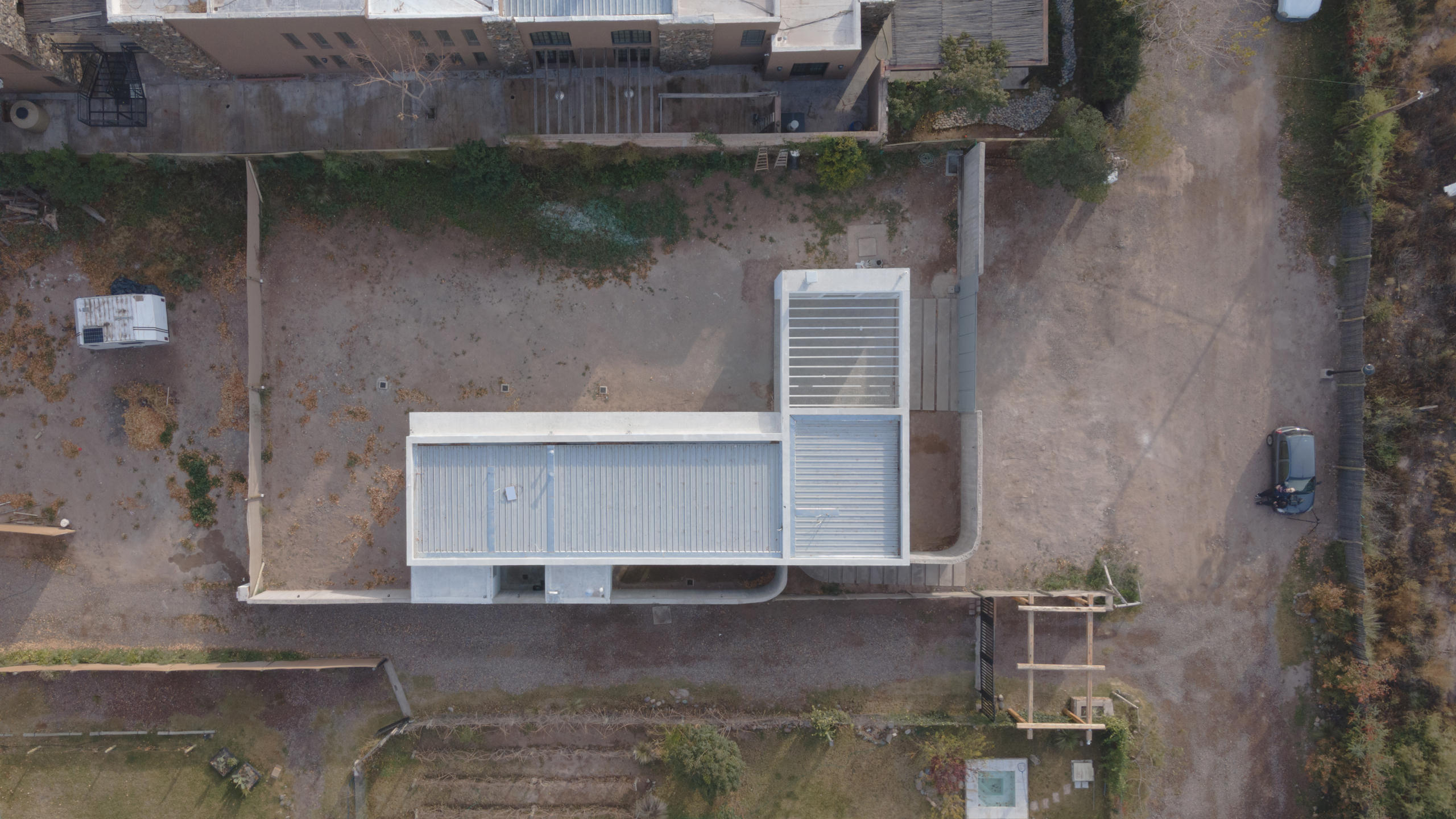 Between Openness and Privacy – CCE House by Oficina Nomada de Arquitectura