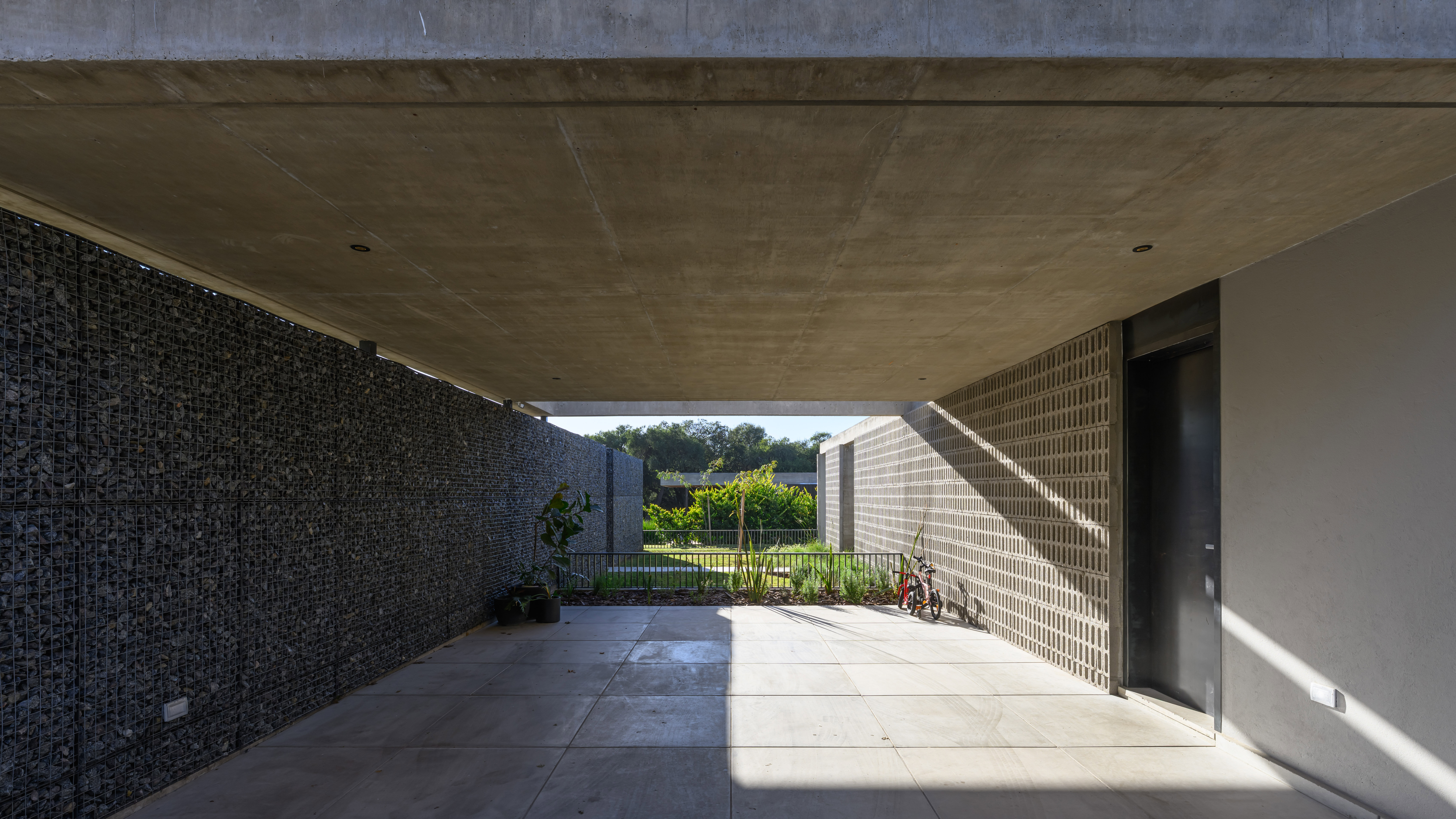 Contemporary Introspection - Casa Gavion by AR Arquitectos