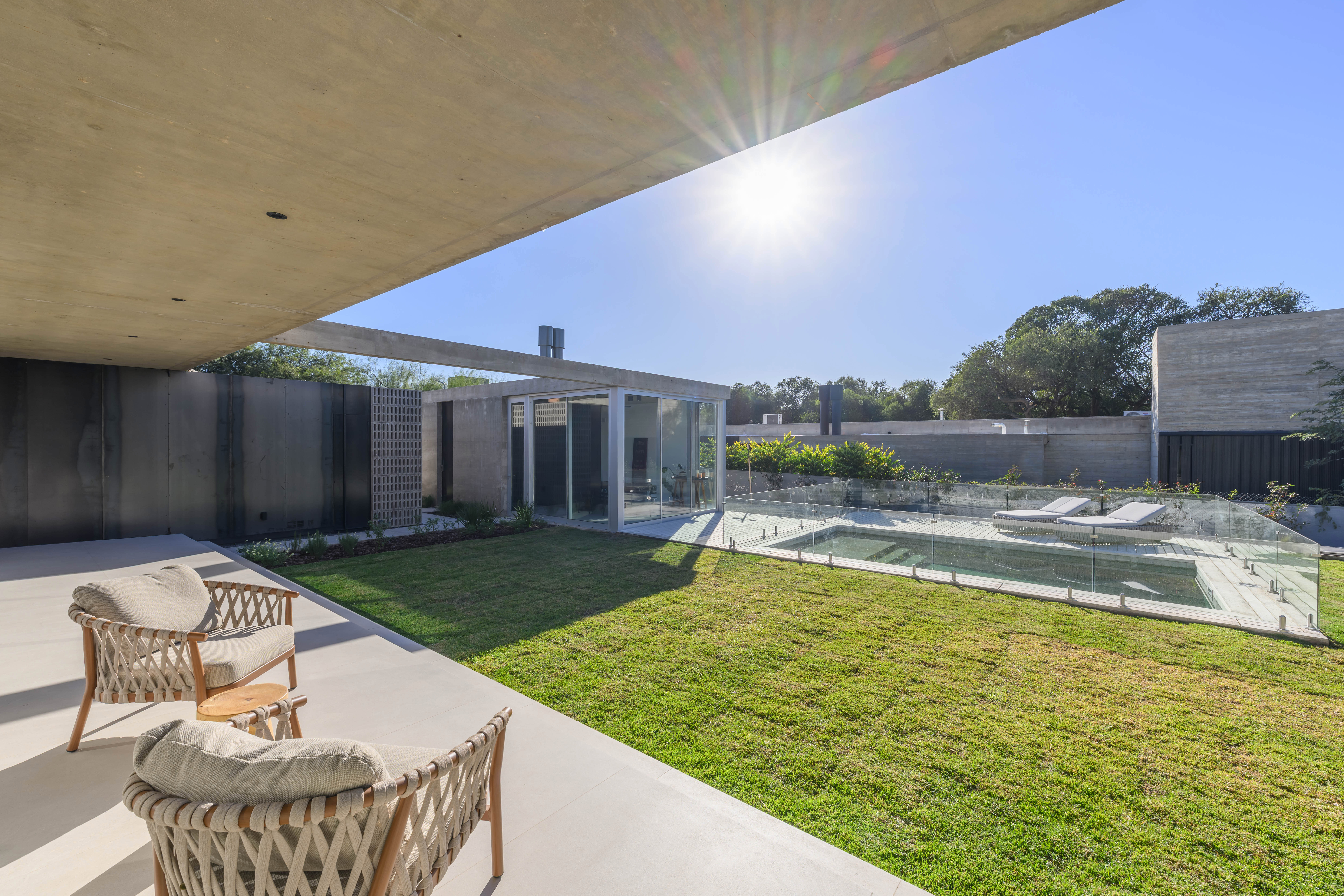 Contemporary Introspection - Casa Gavion by AR Arquitectos