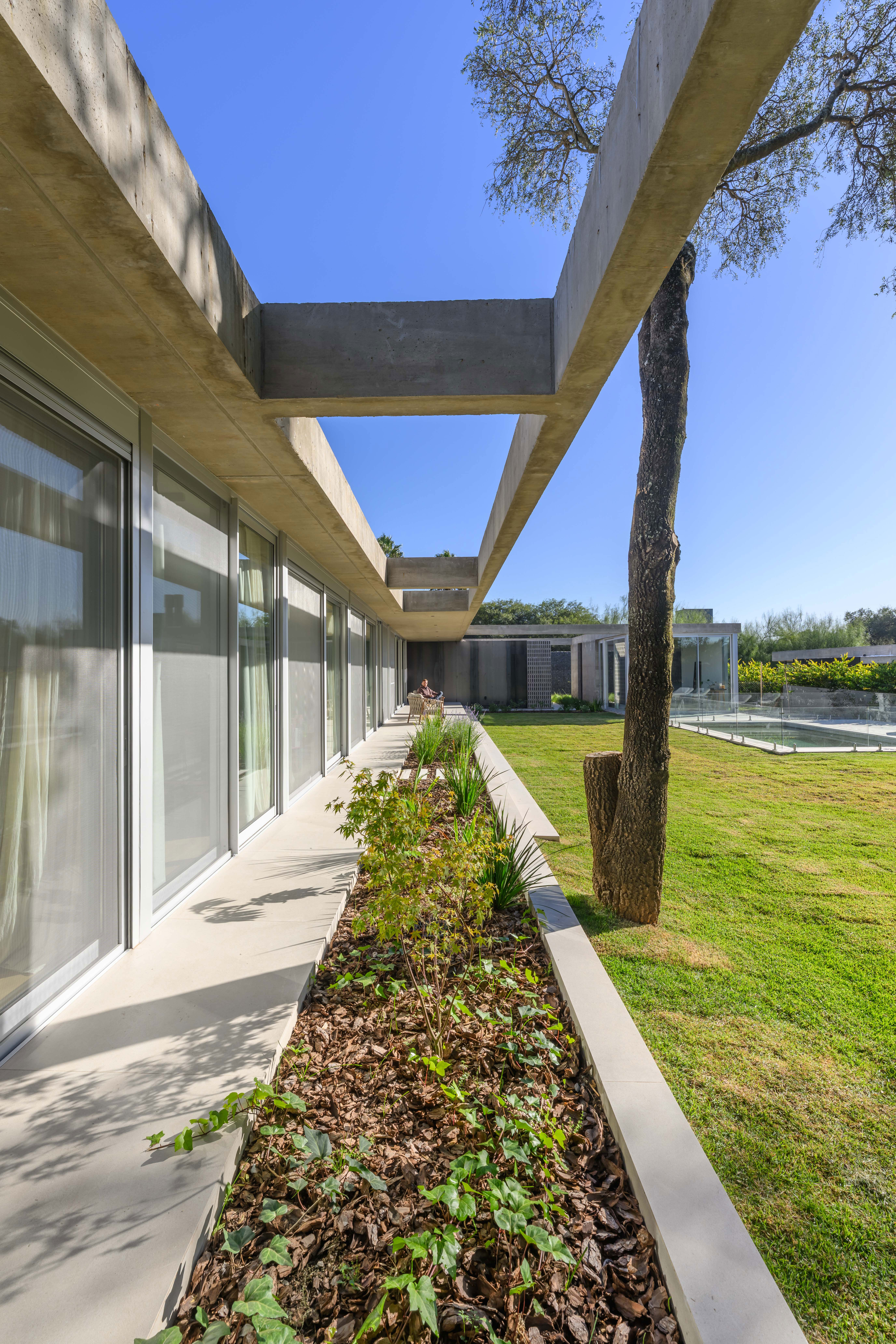 Contemporary Introspection - Casa Gavion by AR Arquitectos