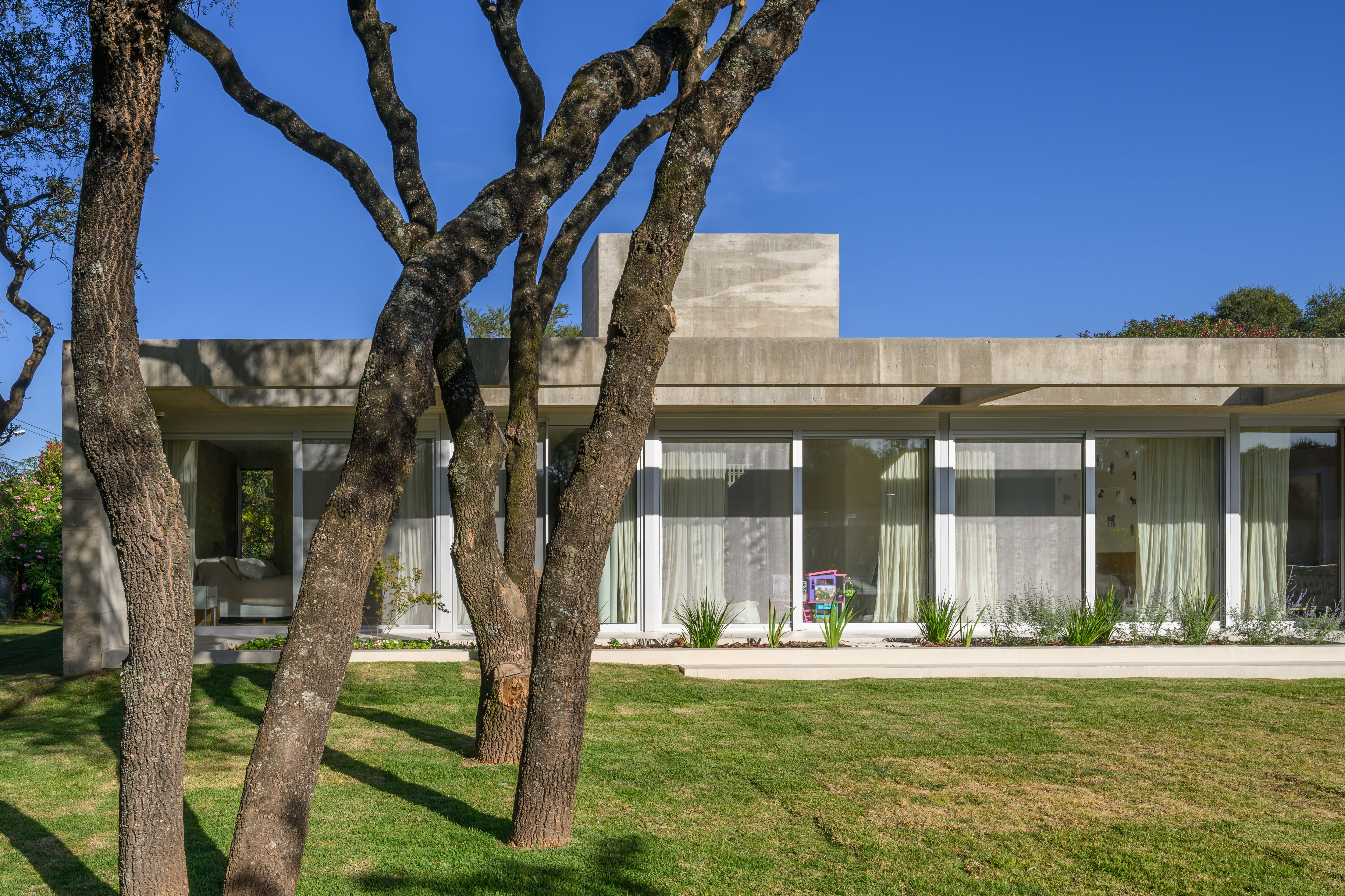 Contemporary Introspection - Casa Gavion by AR Arquitectos